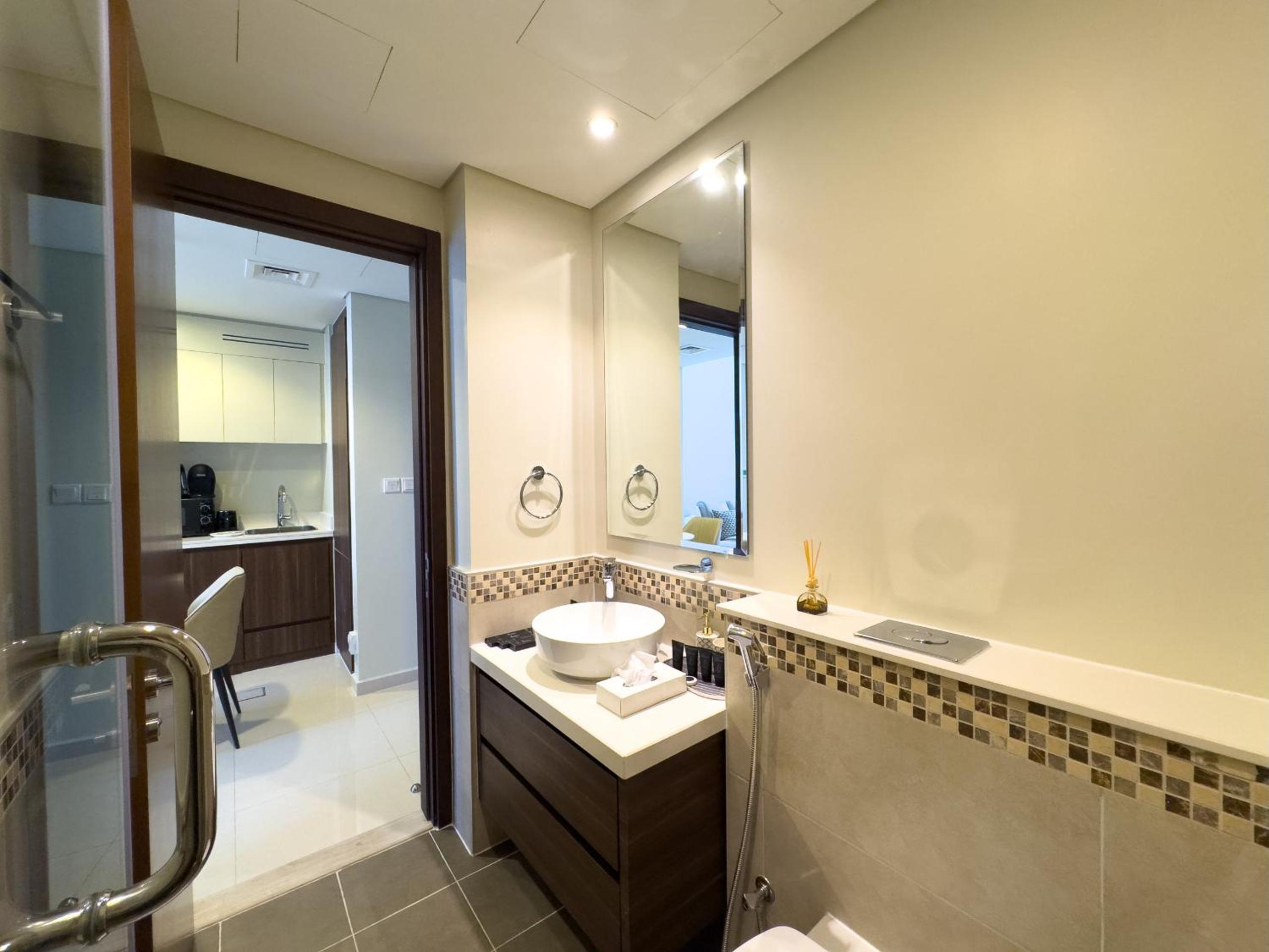 Comfy 1br at Reva Res Business Bay 1701