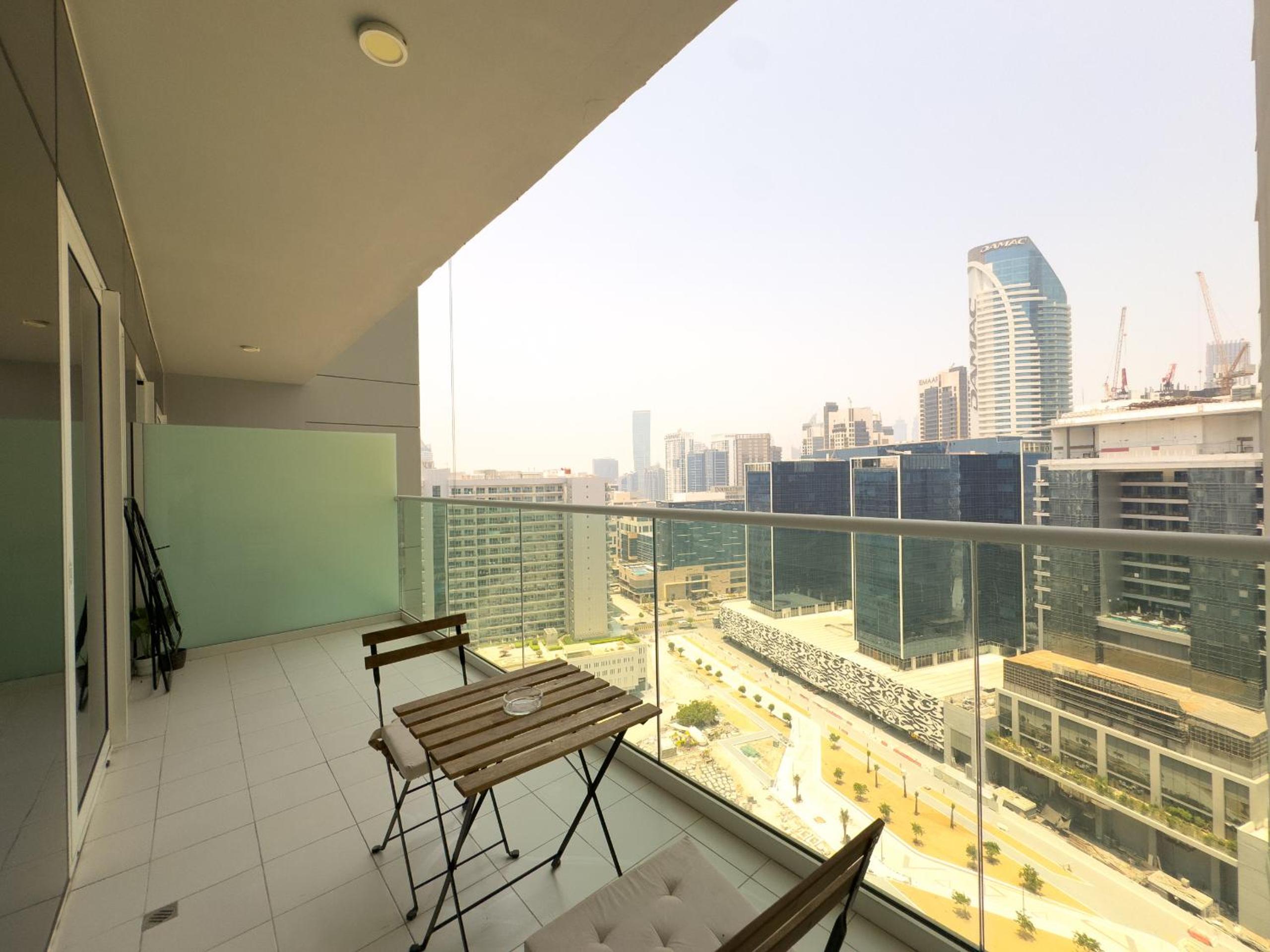 Comfy 1br at Reva Res Business Bay 1701