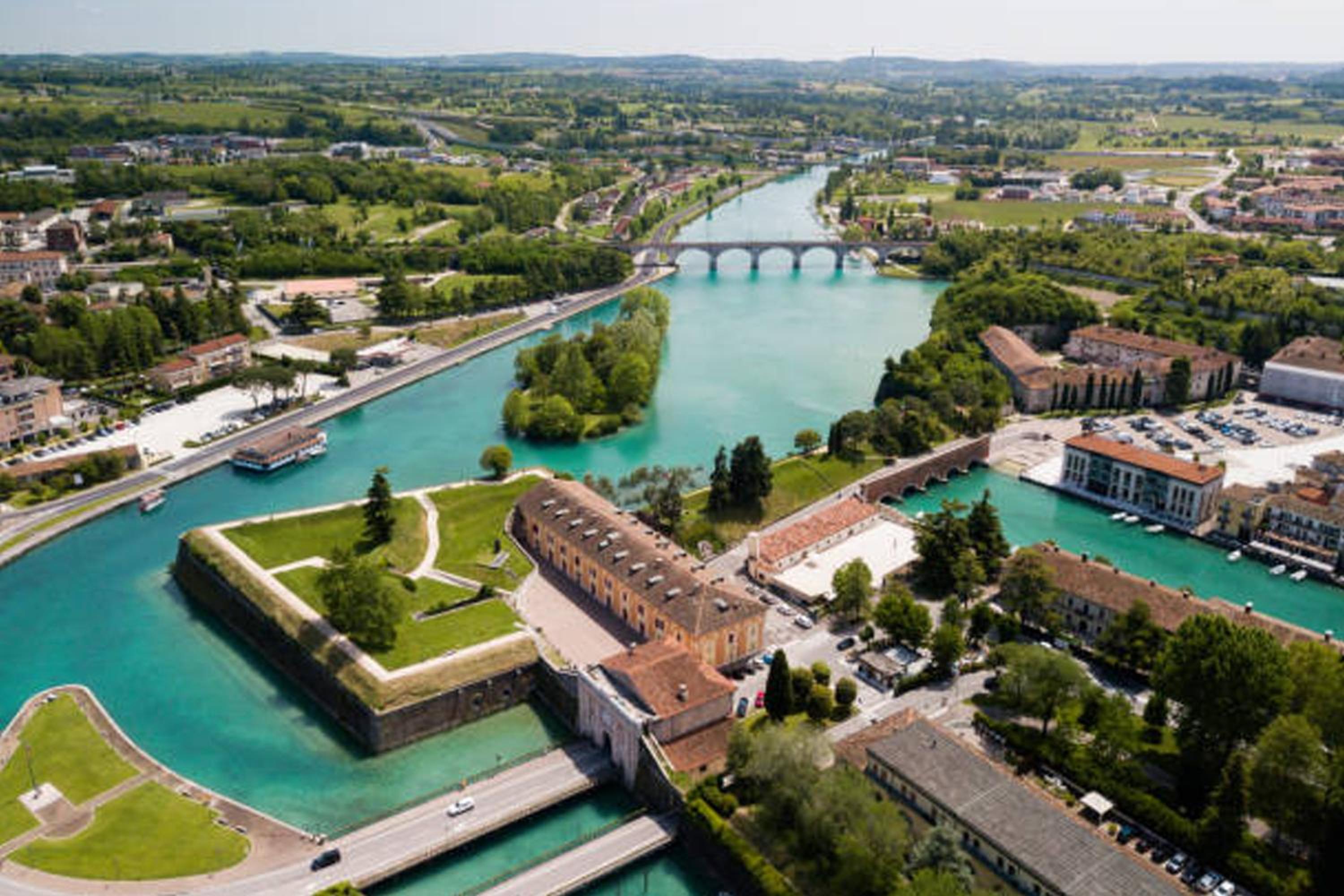 Resort Apartment - Borgo esclusivo con Piscine e Campi sportivi