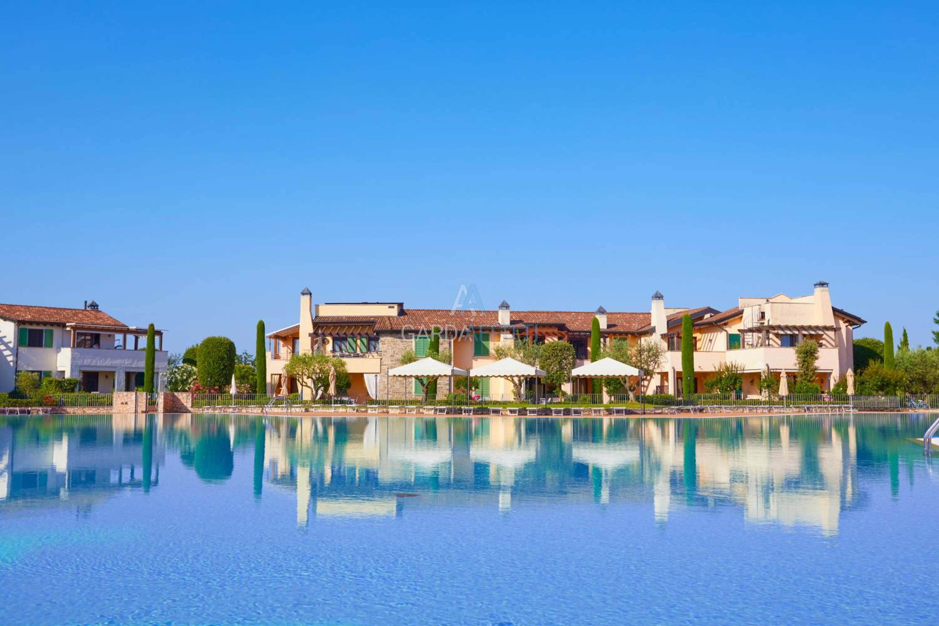 Resort Apartment - Borgo esclusivo con Piscine e Campi sportivi
