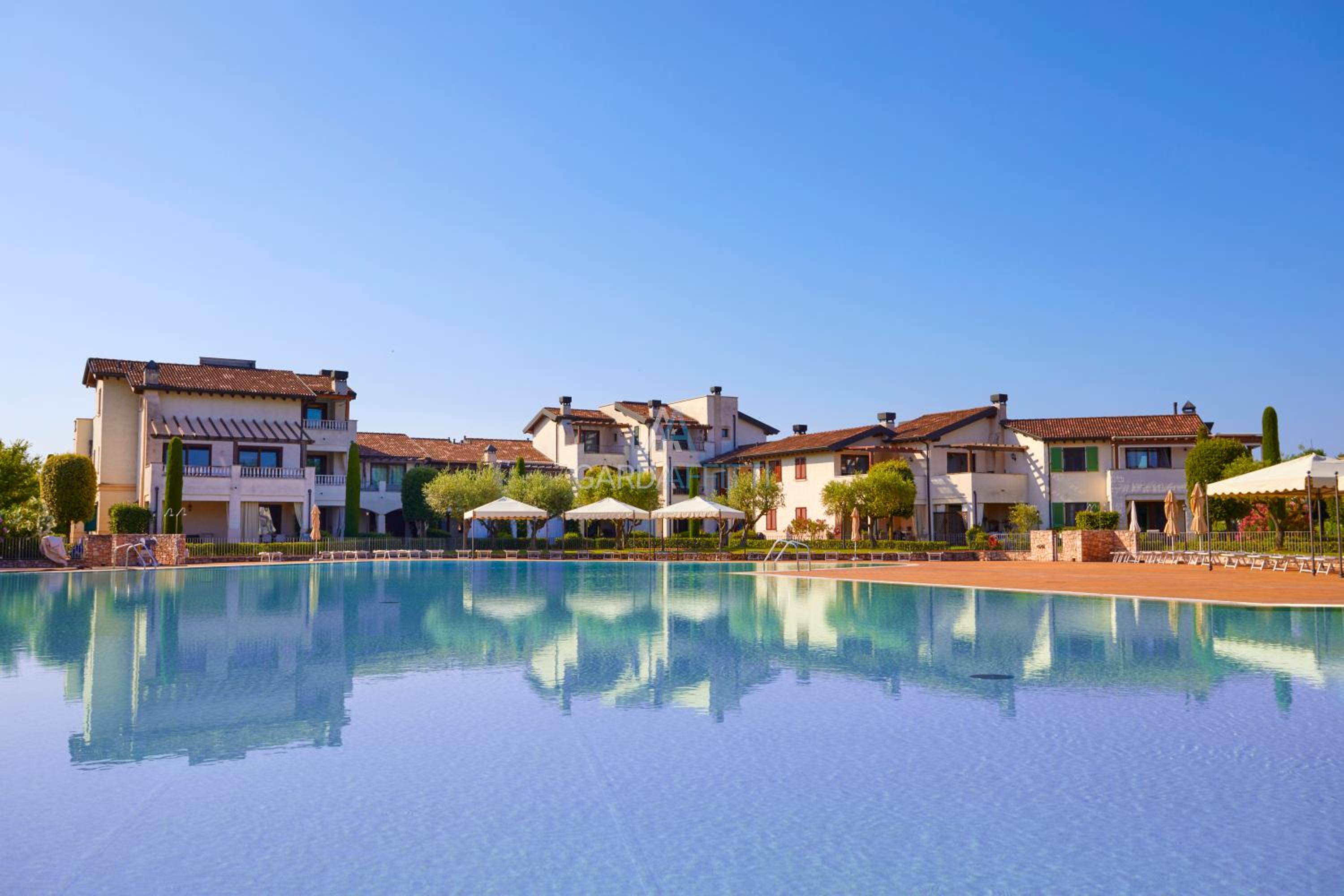 Resort Apartment - Borgo esclusivo con Piscine e Campi sportivi