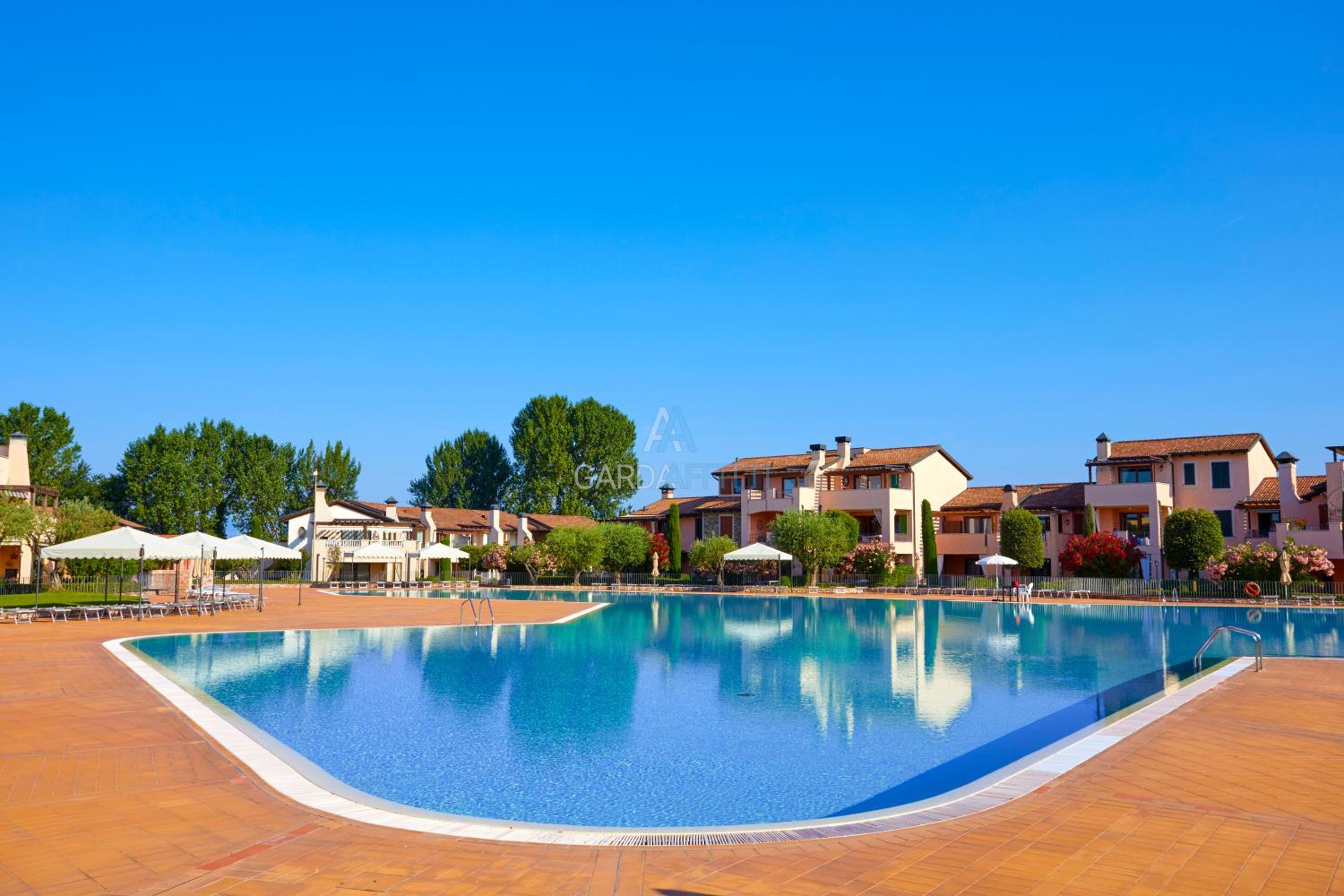 Resort Apartment - Borgo esclusivo con Piscine e Campi sportivi