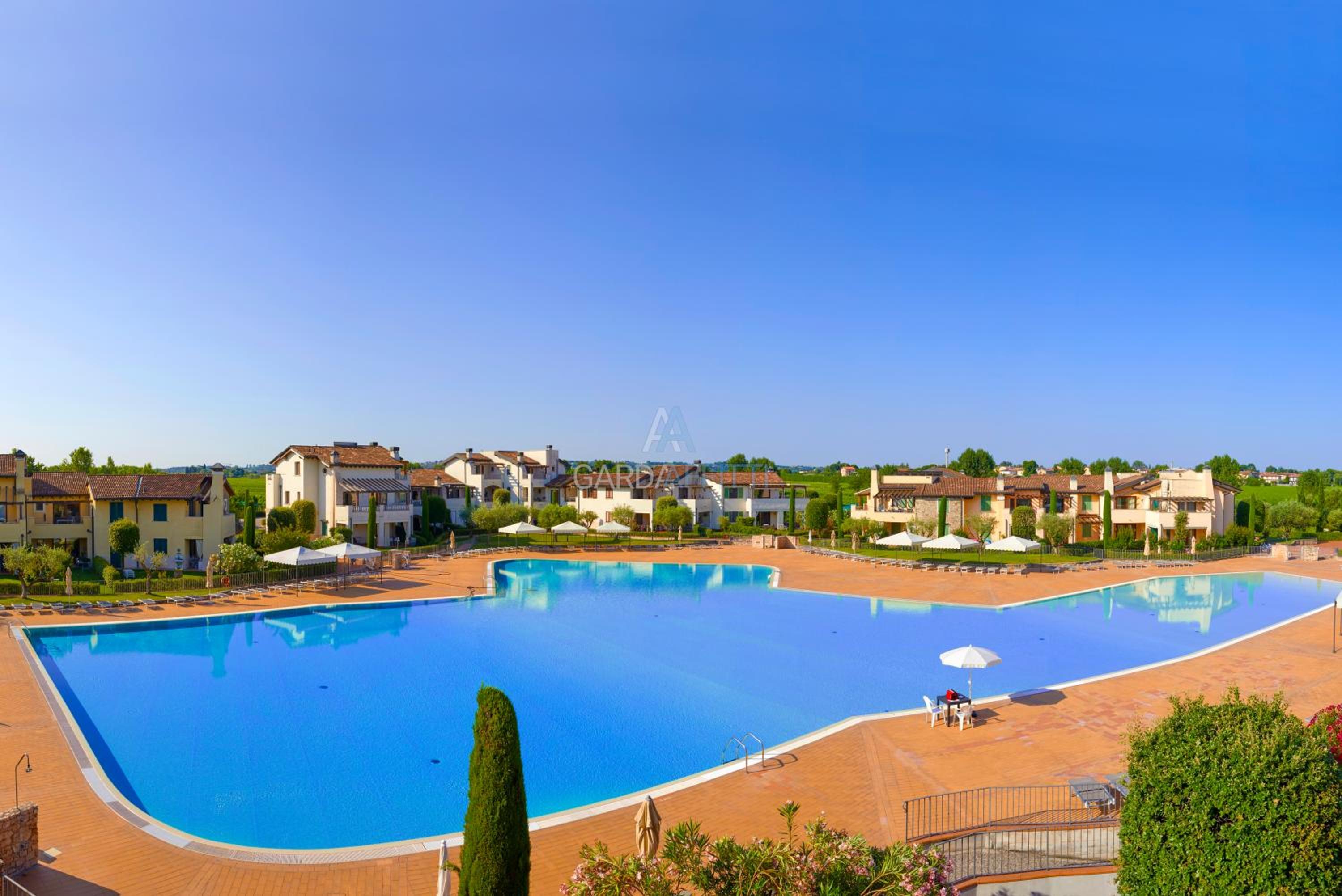 Resort Apartment - Borgo esclusivo con Piscine e Campi sportivi