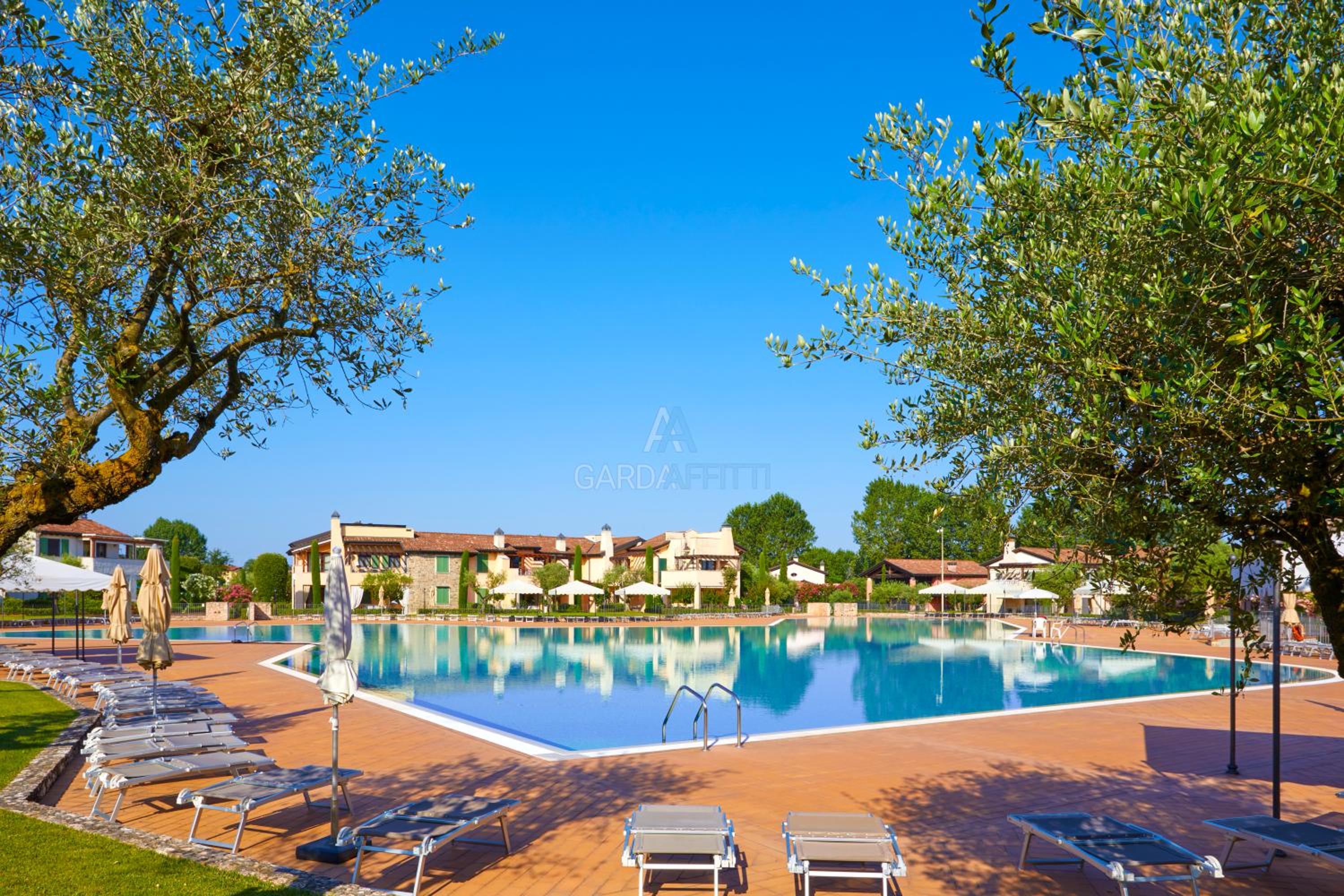 Resort Apartment - Borgo esclusivo con Piscine e Campi sportivi