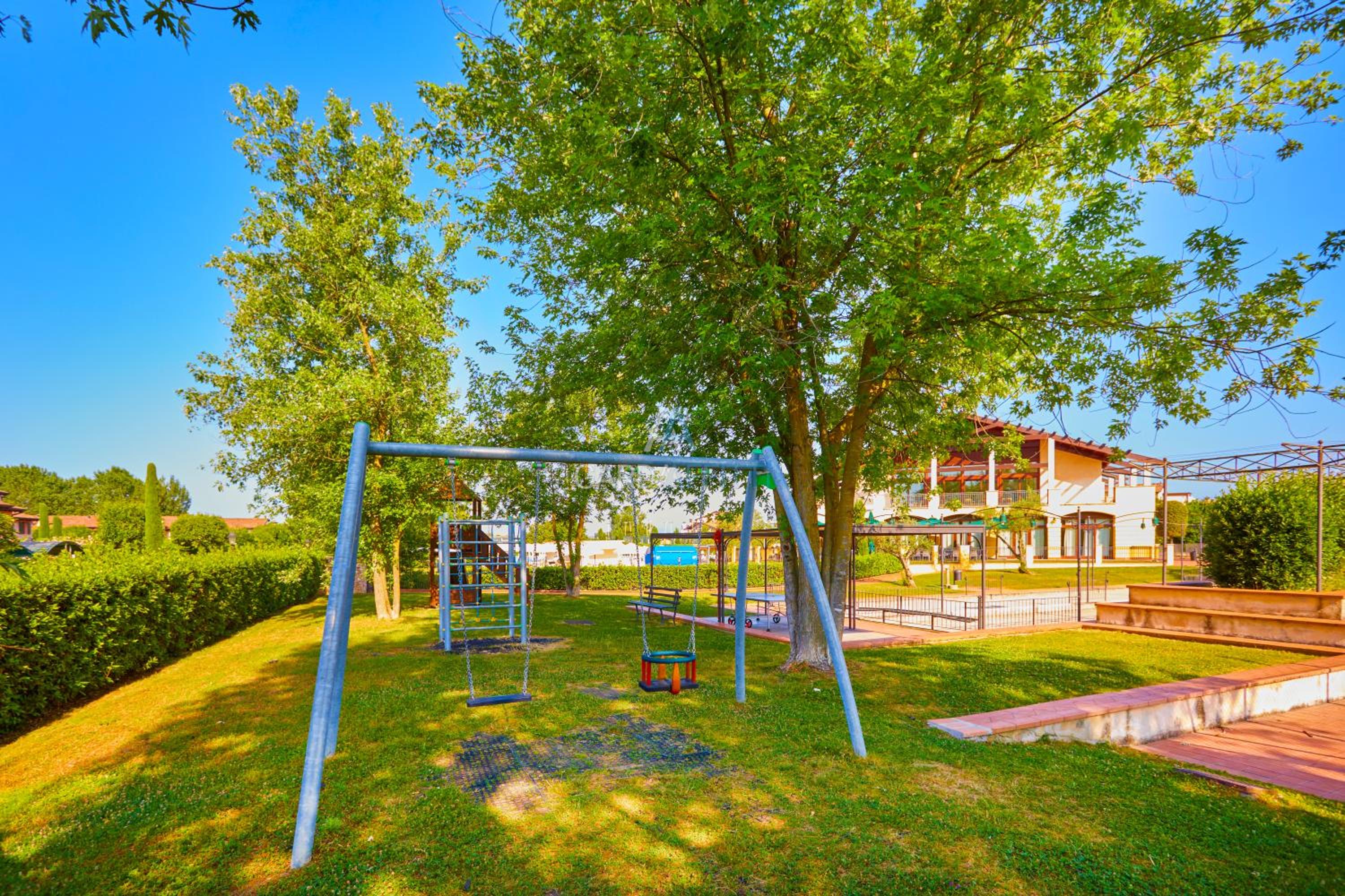 Resort Apartment - Borgo esclusivo con Piscine e Campi sportivi