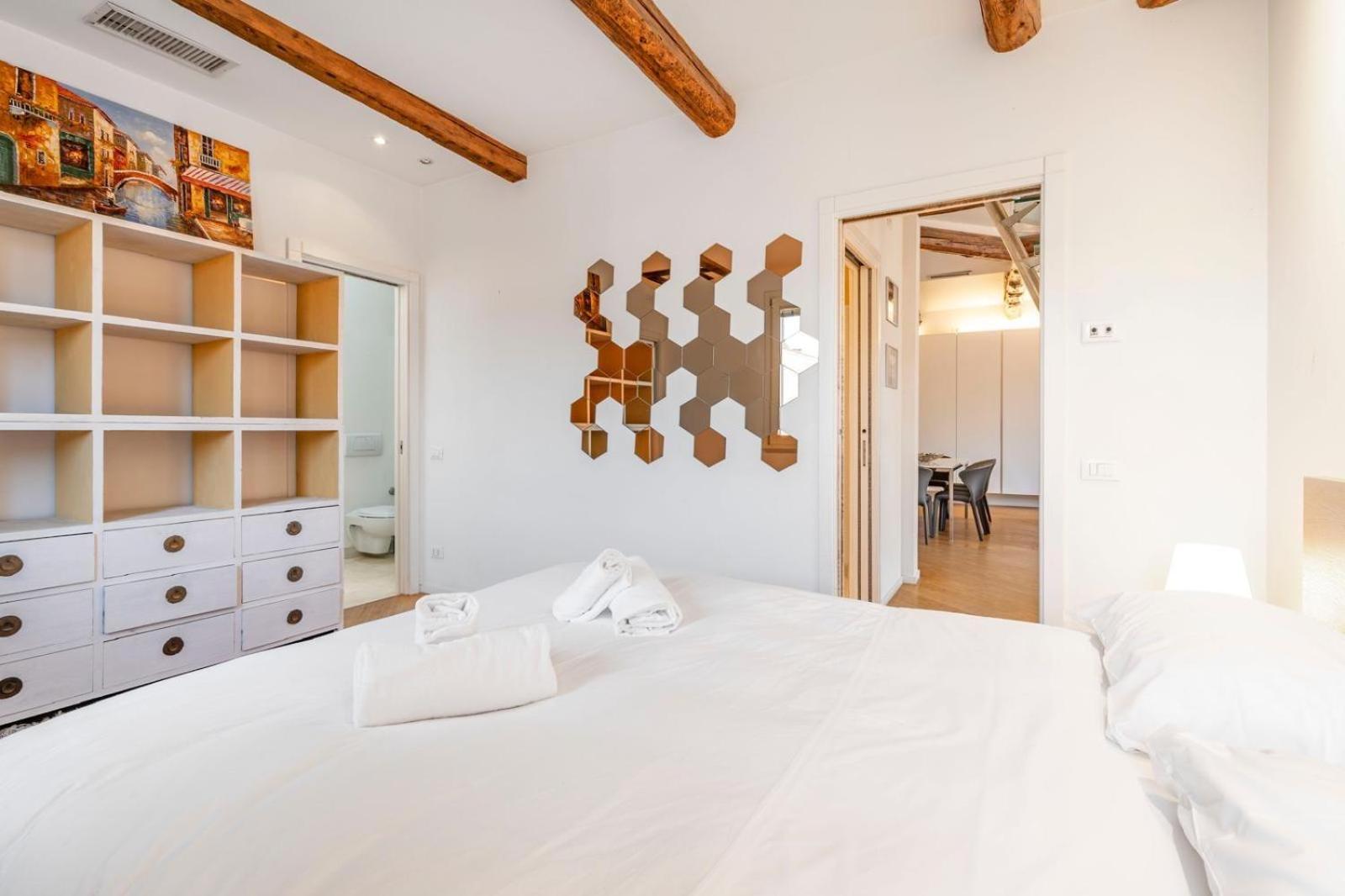 ComeCasa 3 min walk from San Marco Apartment with beautiful roof terrace