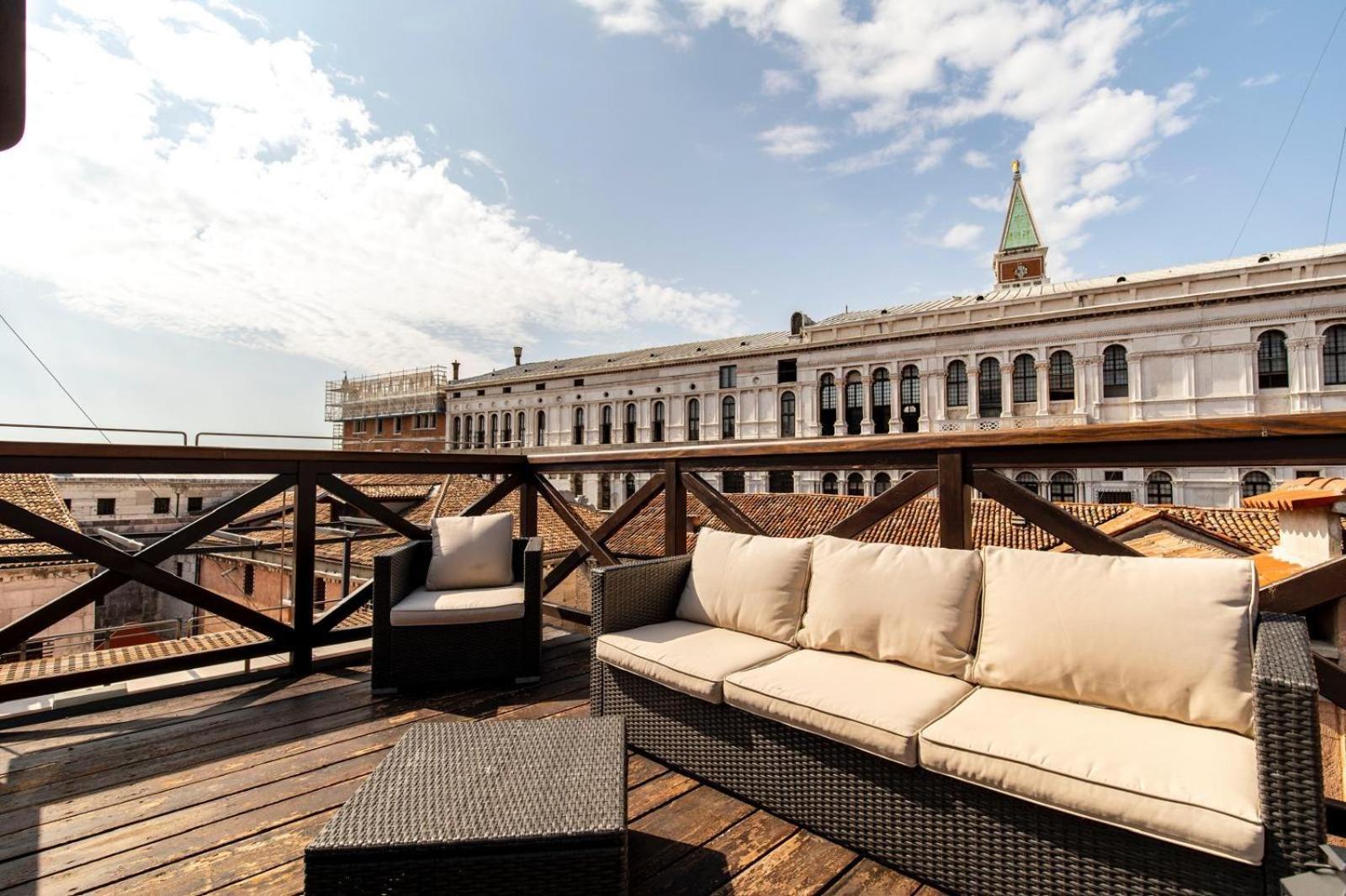 ComeCasa 3 min walk from San Marco Apartment with beautiful roof terrace