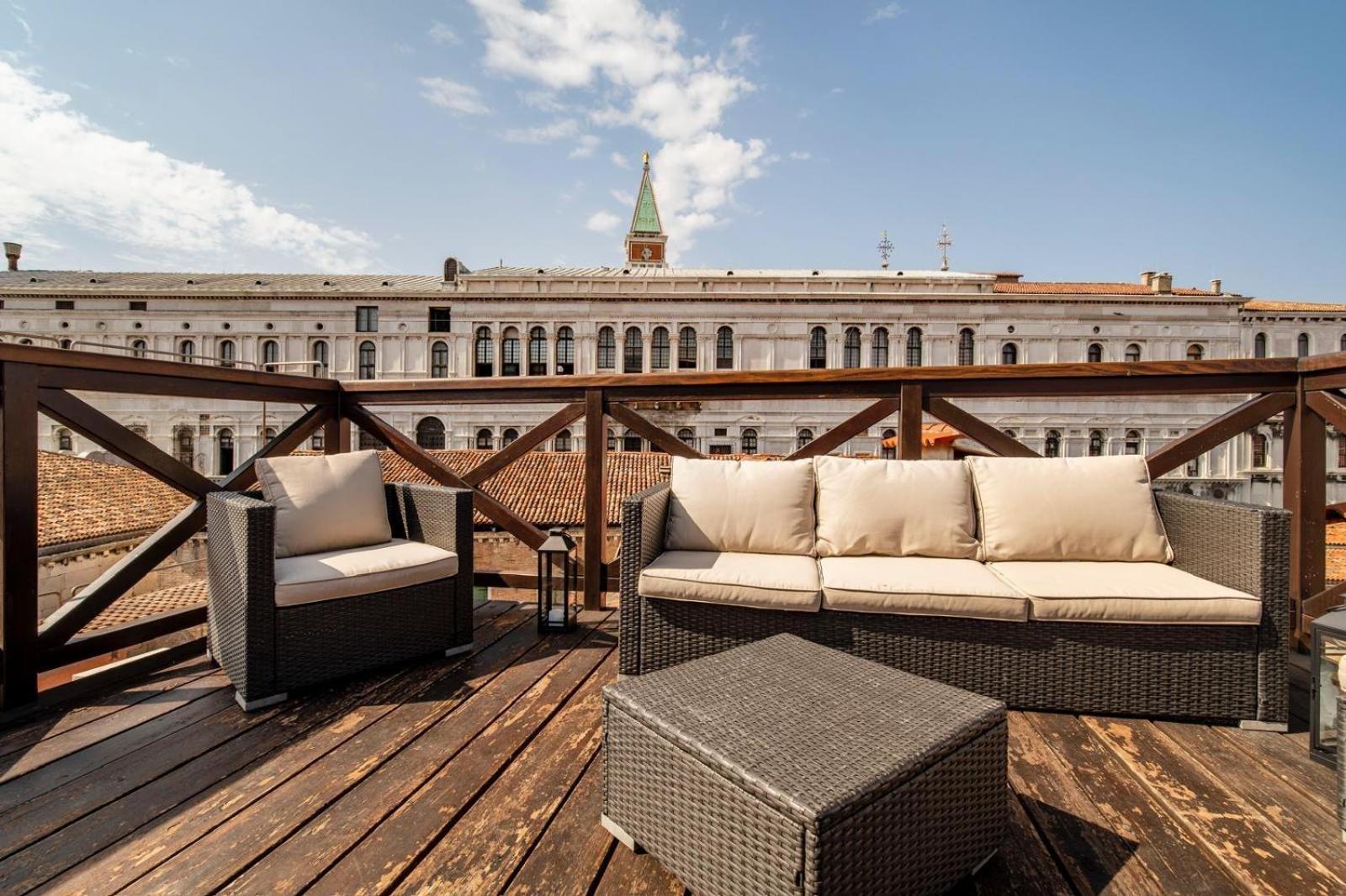 ComeCasa 3 min walk from San Marco Apartment with beautiful roof terrace