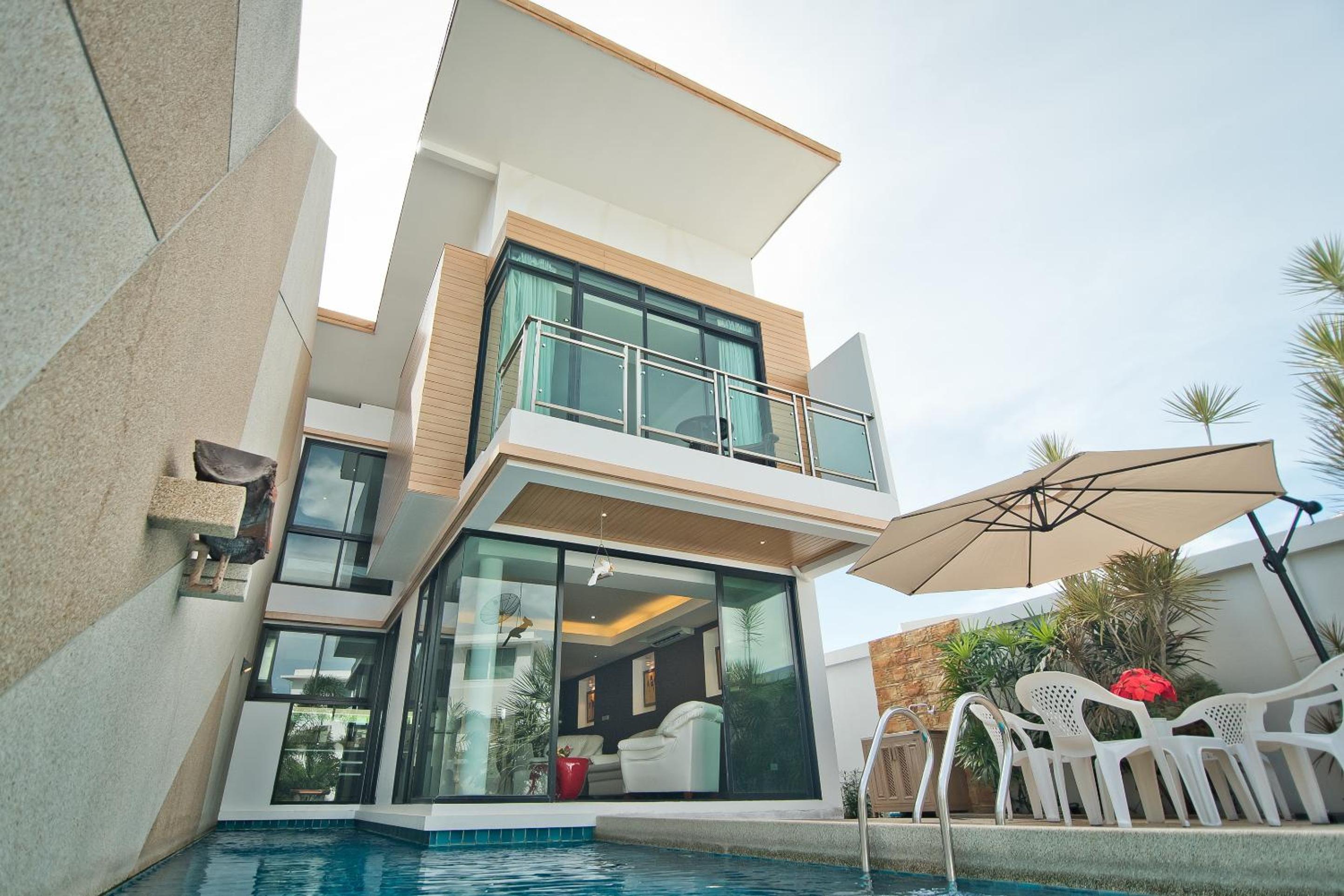 Tropicana Pool Villa