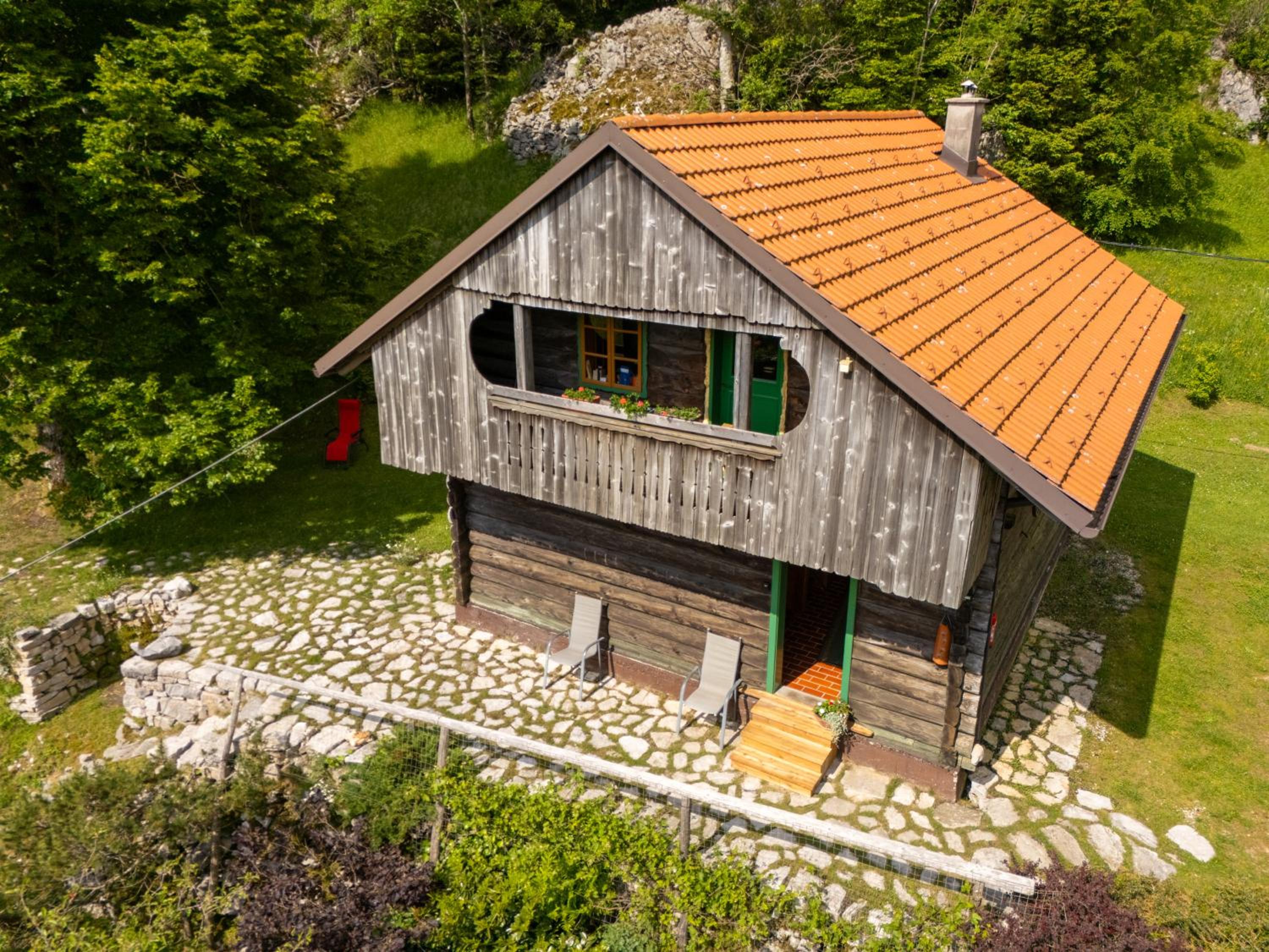 Koča na Lazu