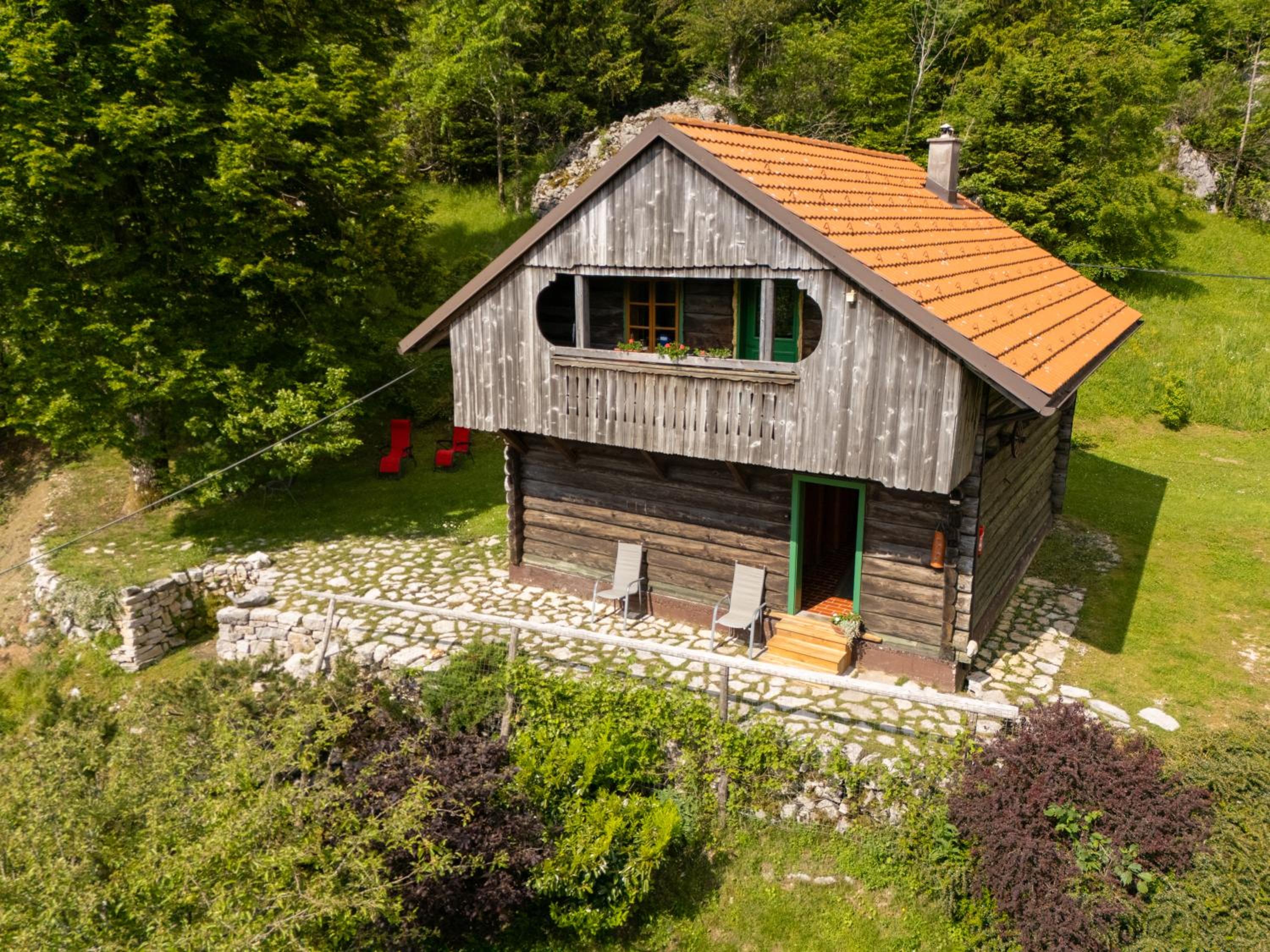 Koča na Lazu