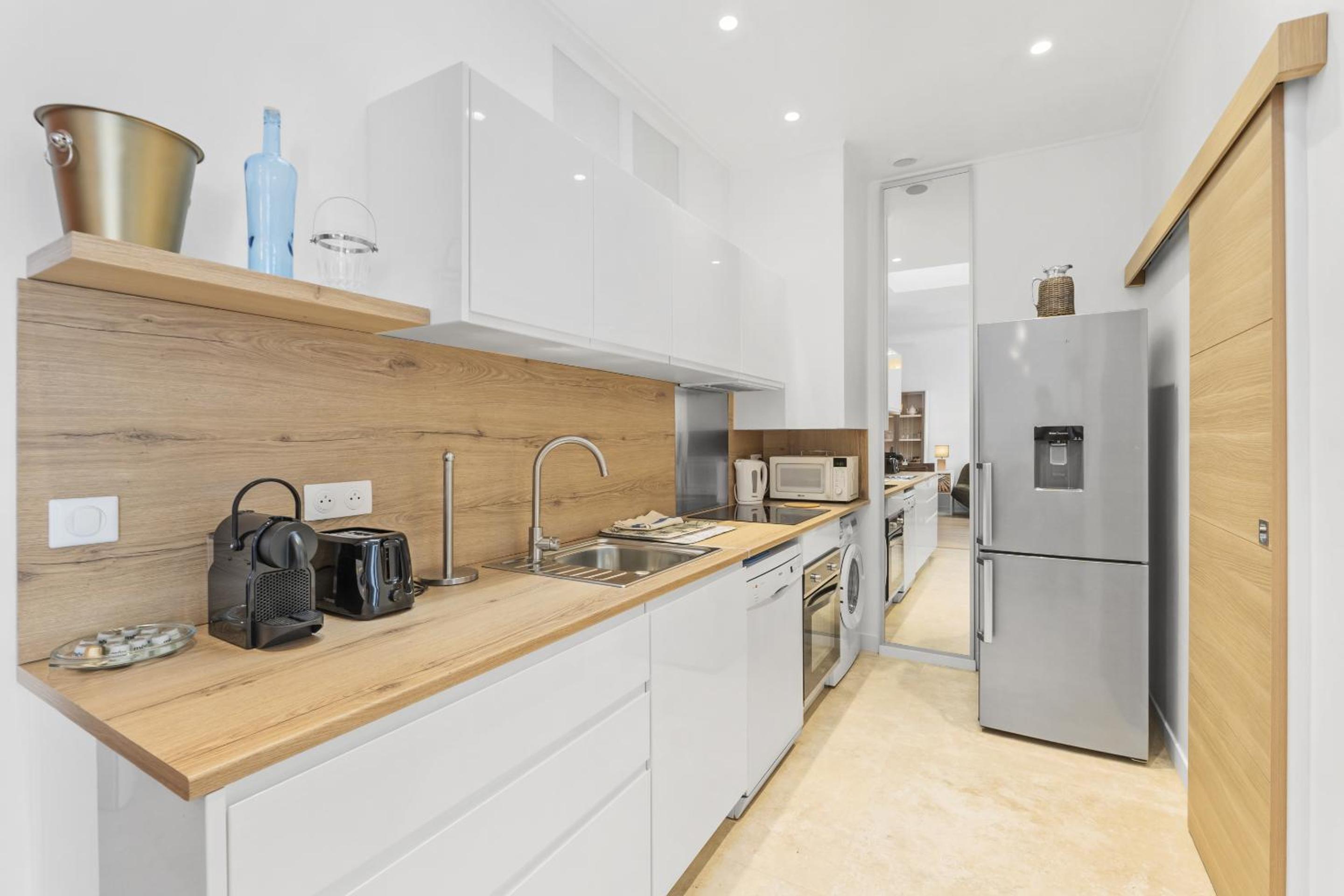 2 chambres , 131 rue d'antibes