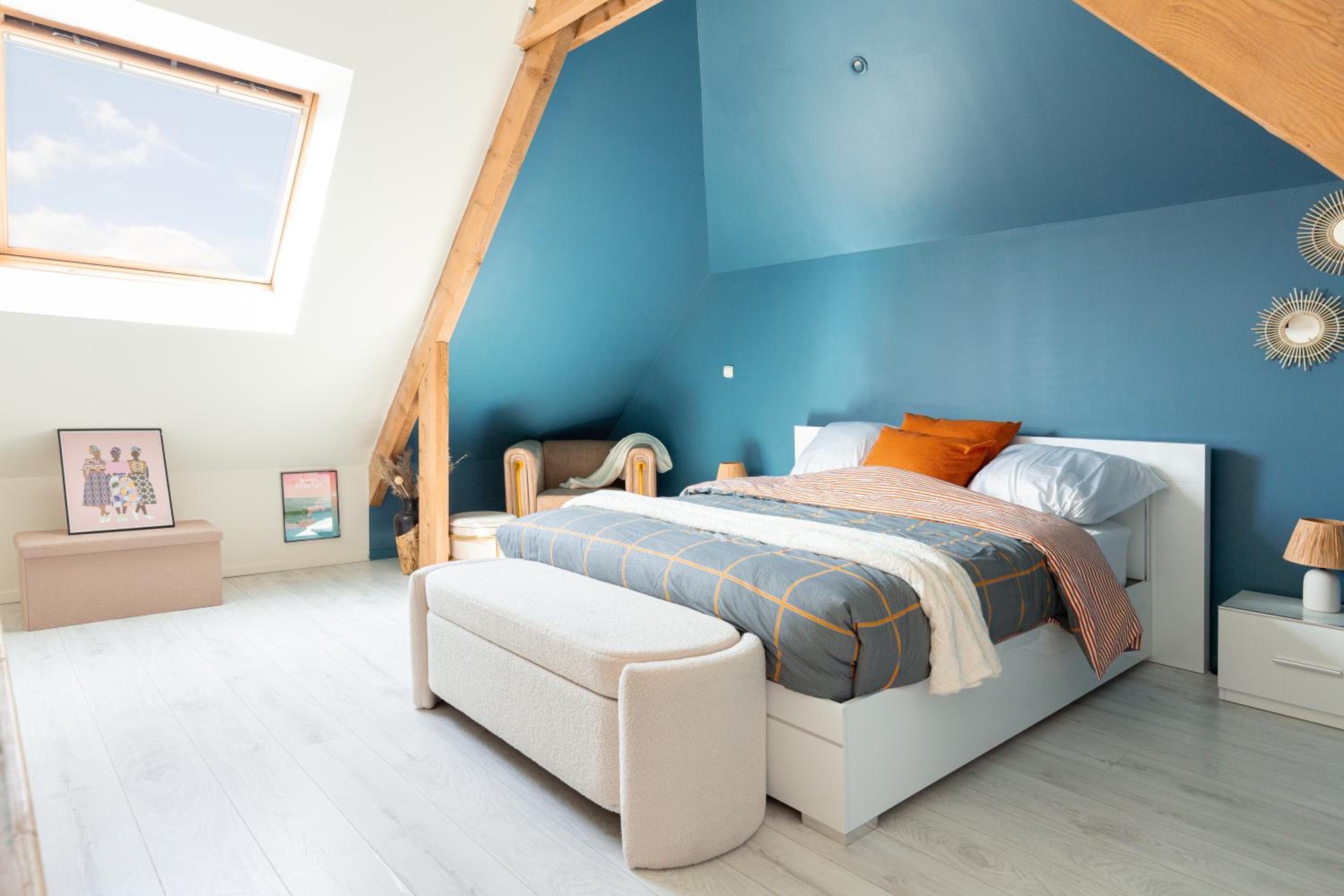 Loft tout confort avec parking et à moins 15 min Caen et des Plages