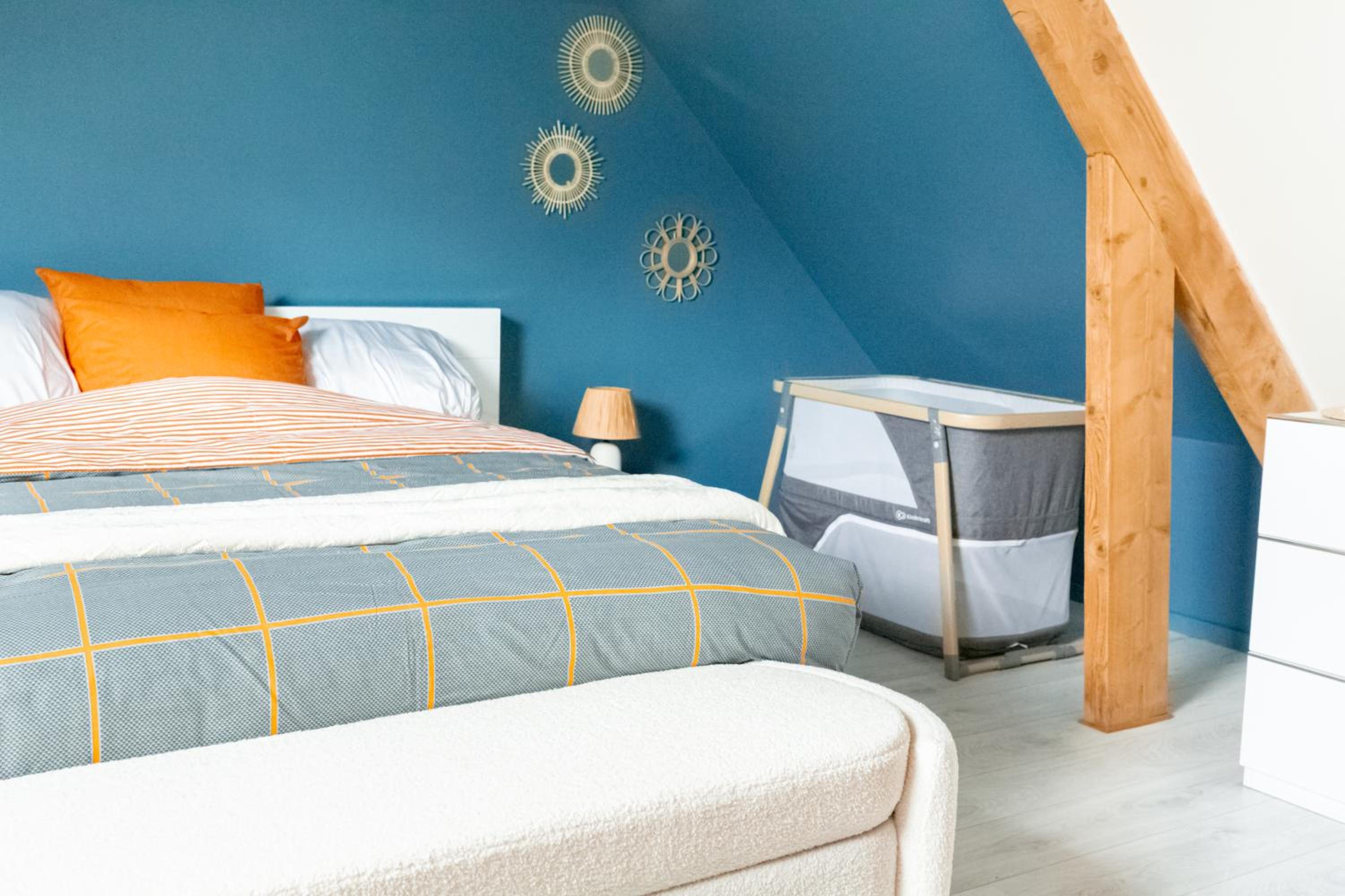 Loft tout confort avec parking et à moins 15 min Caen et des Plages