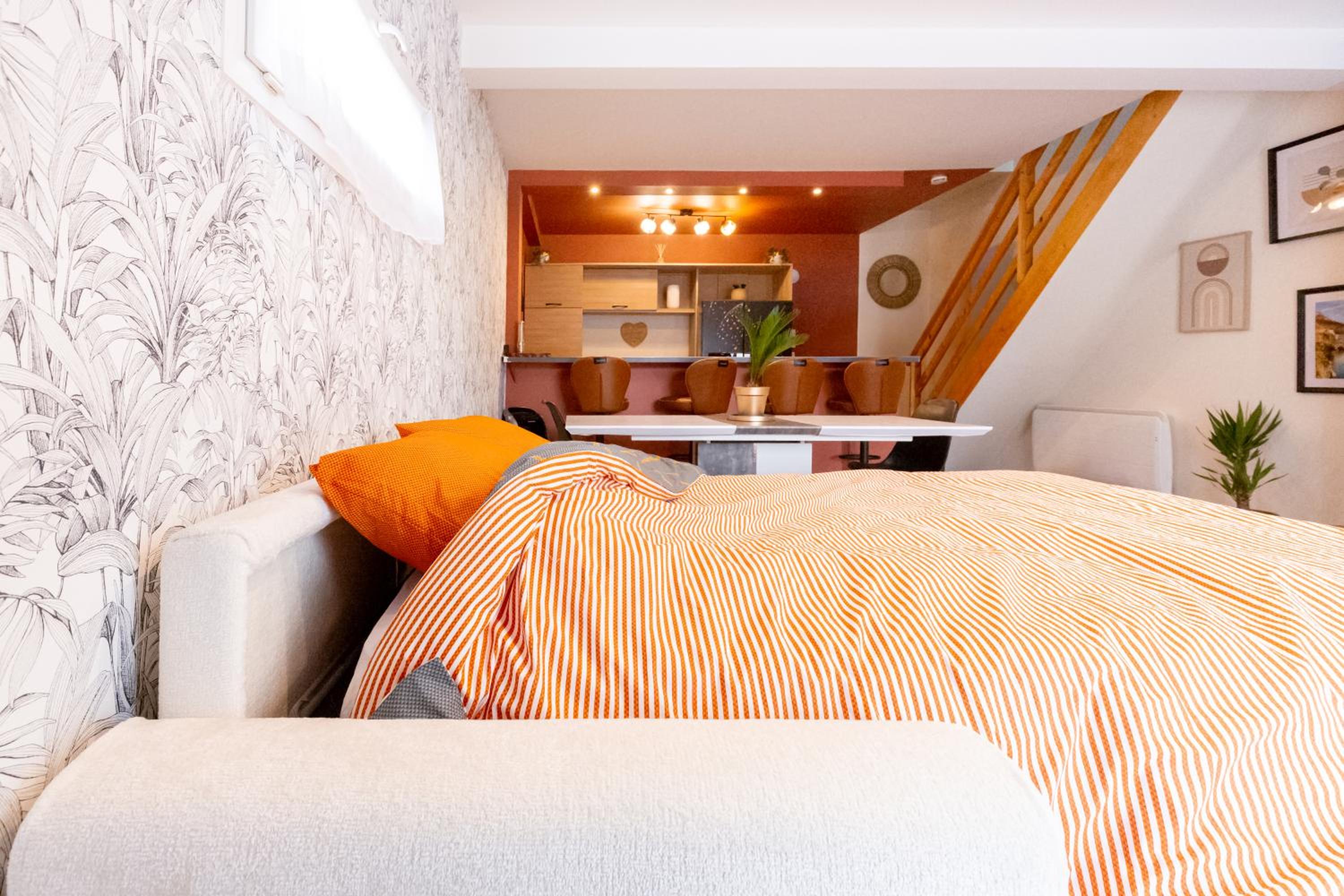Loft tout confort avec parking et à moins 15 min Caen et des Plages