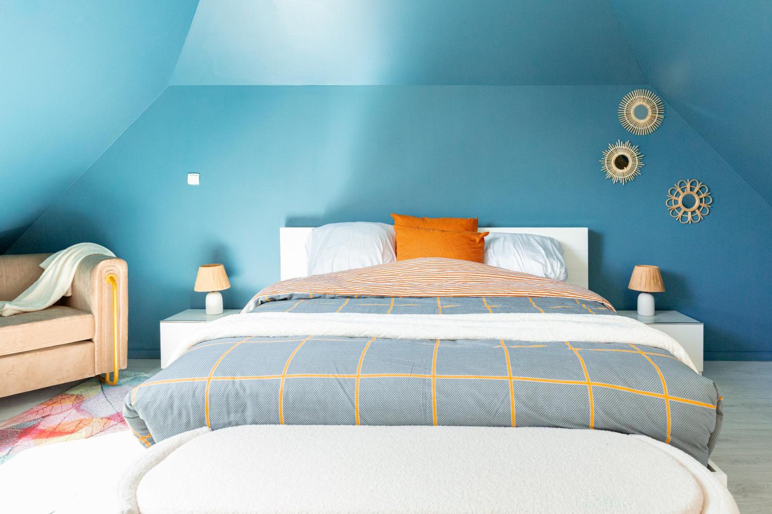 Loft tout confort avec parking et à moins 15 min Caen et des Plages