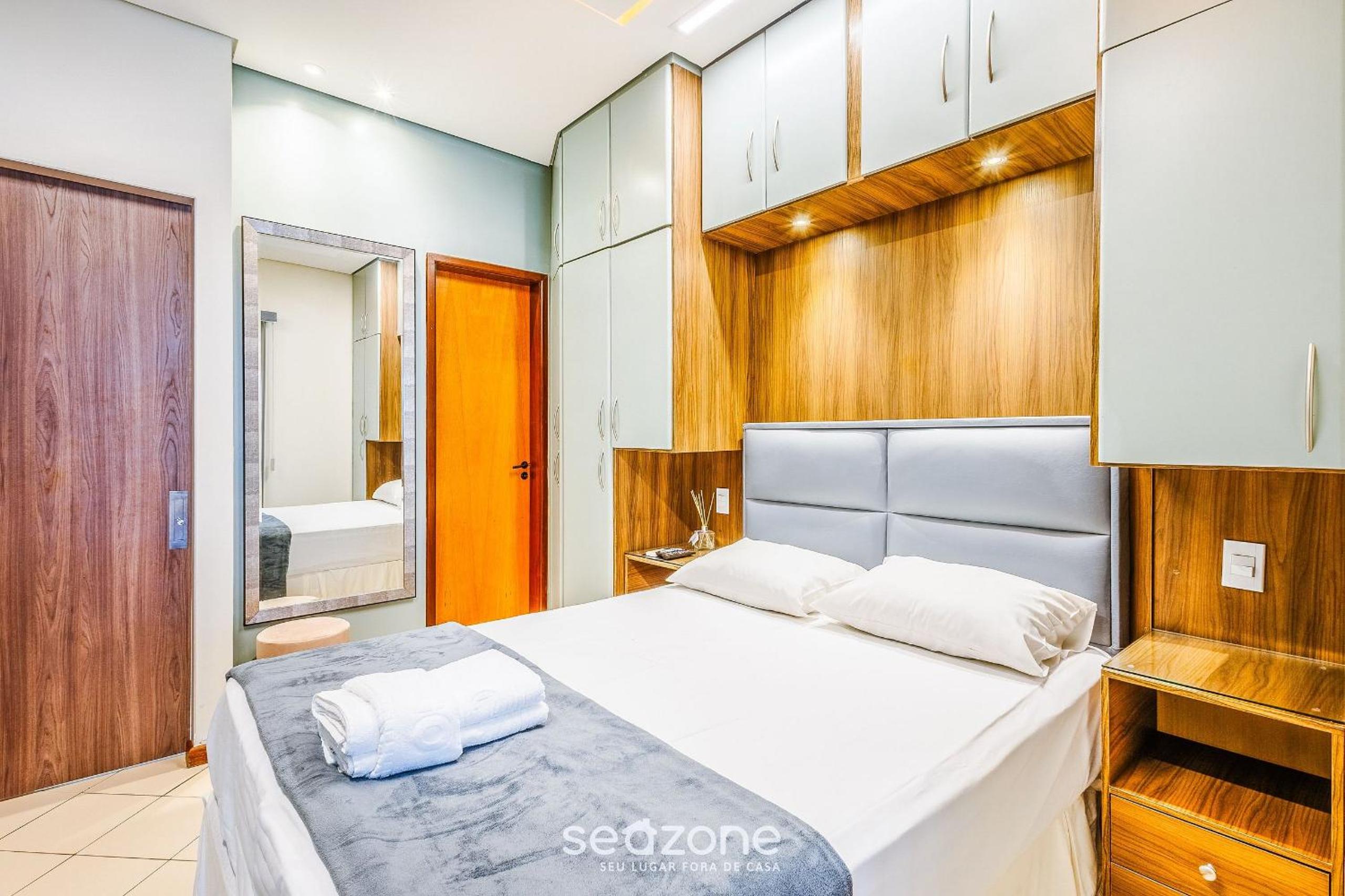 Apt w/ balcony Sudoeste - POR0017