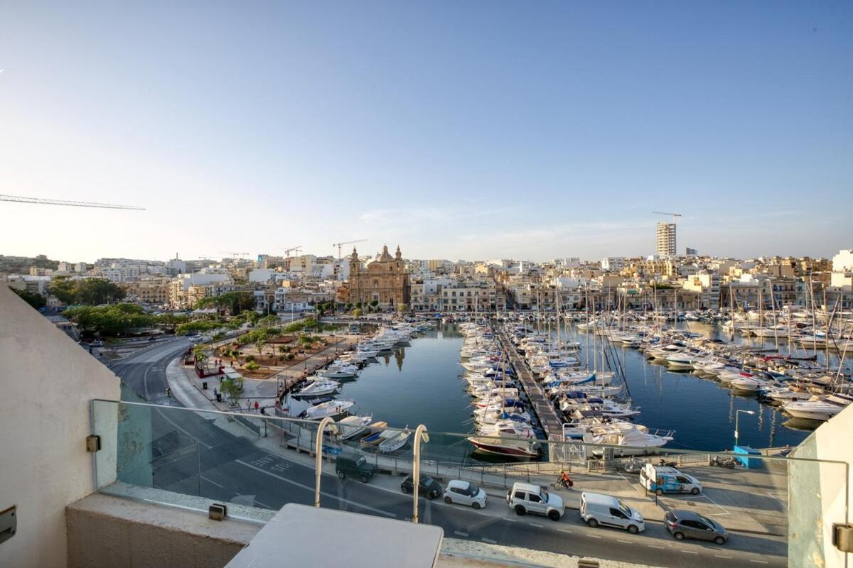 Seafront 3 bedroom apartment