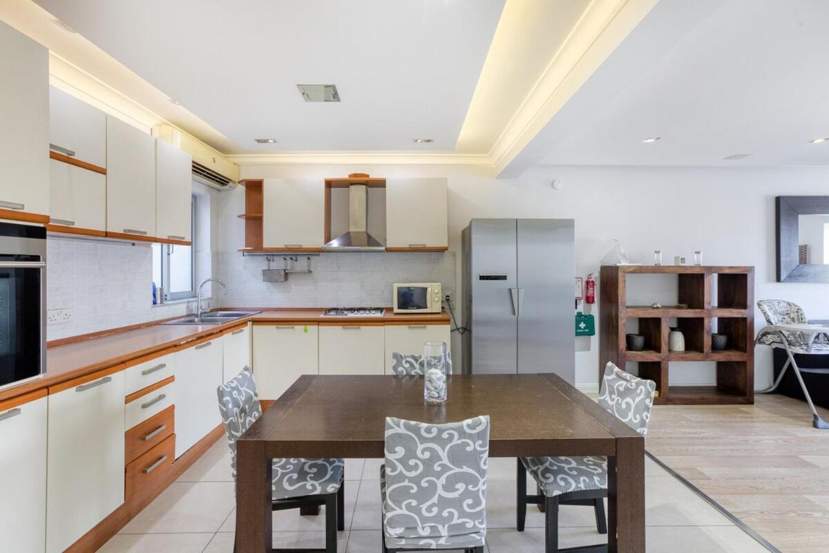 Seafront 3 bedroom apartment