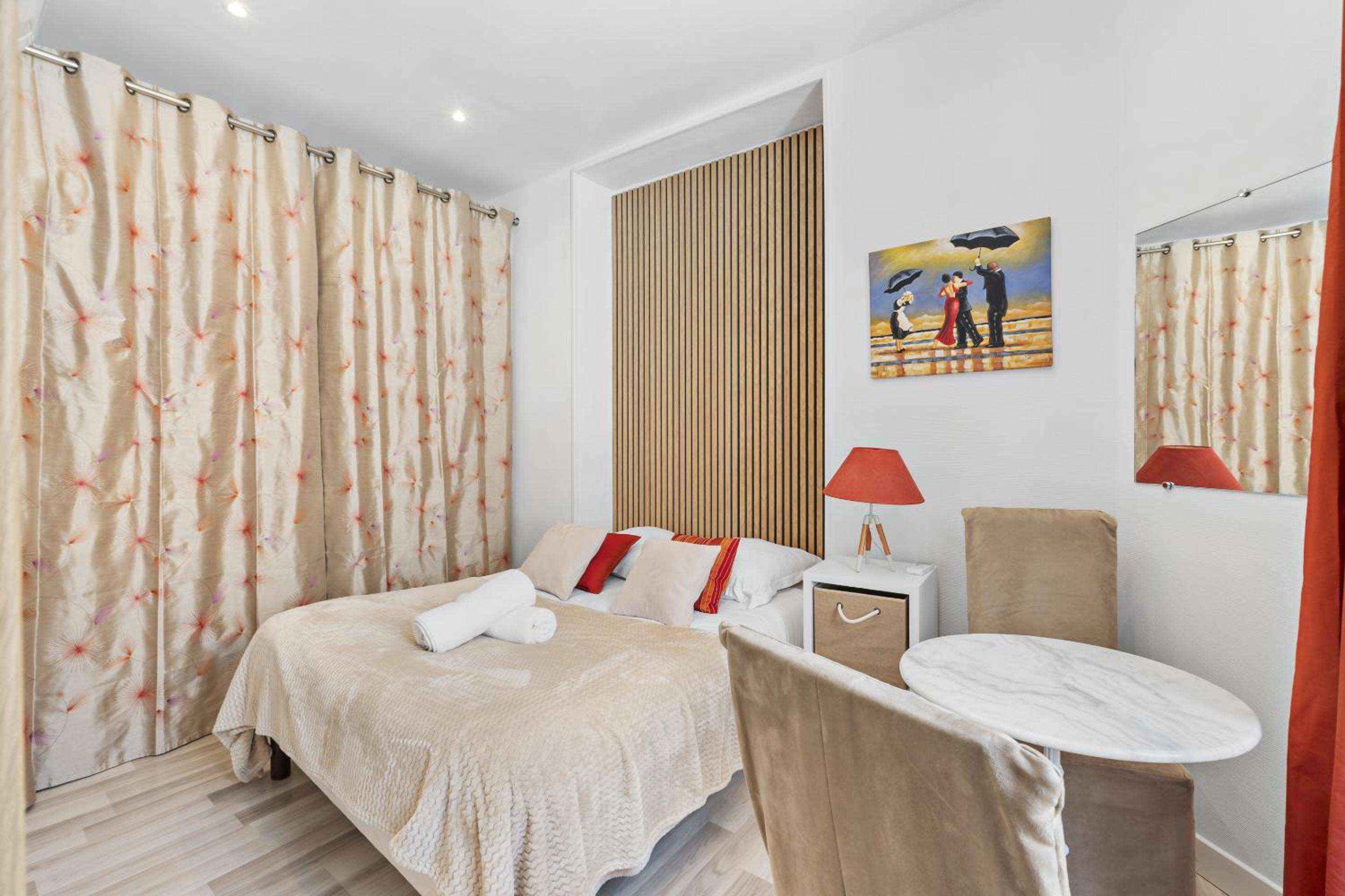 1 chambres , 131 rue d'antibes
