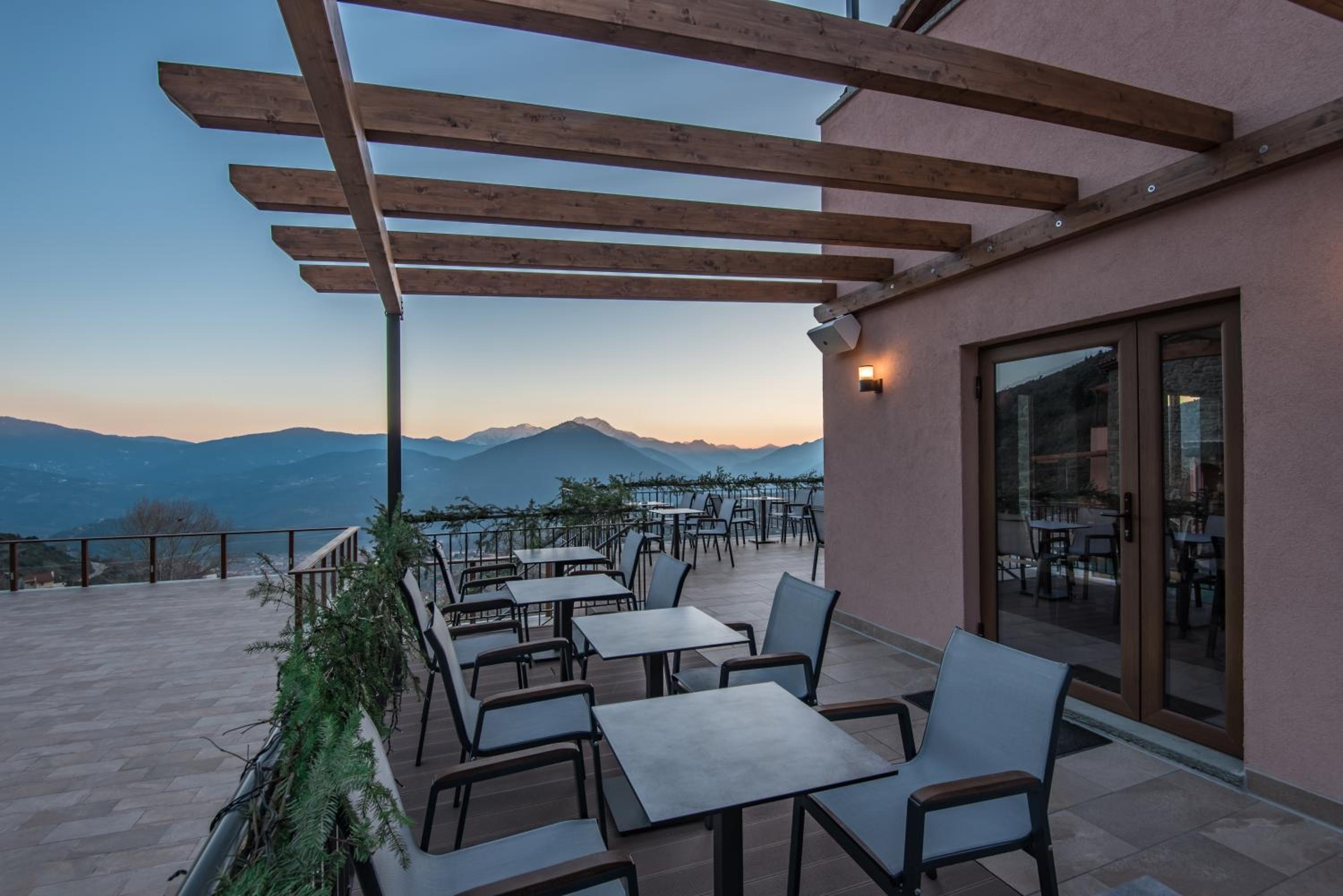 The View Village - Villas Suites & Spa