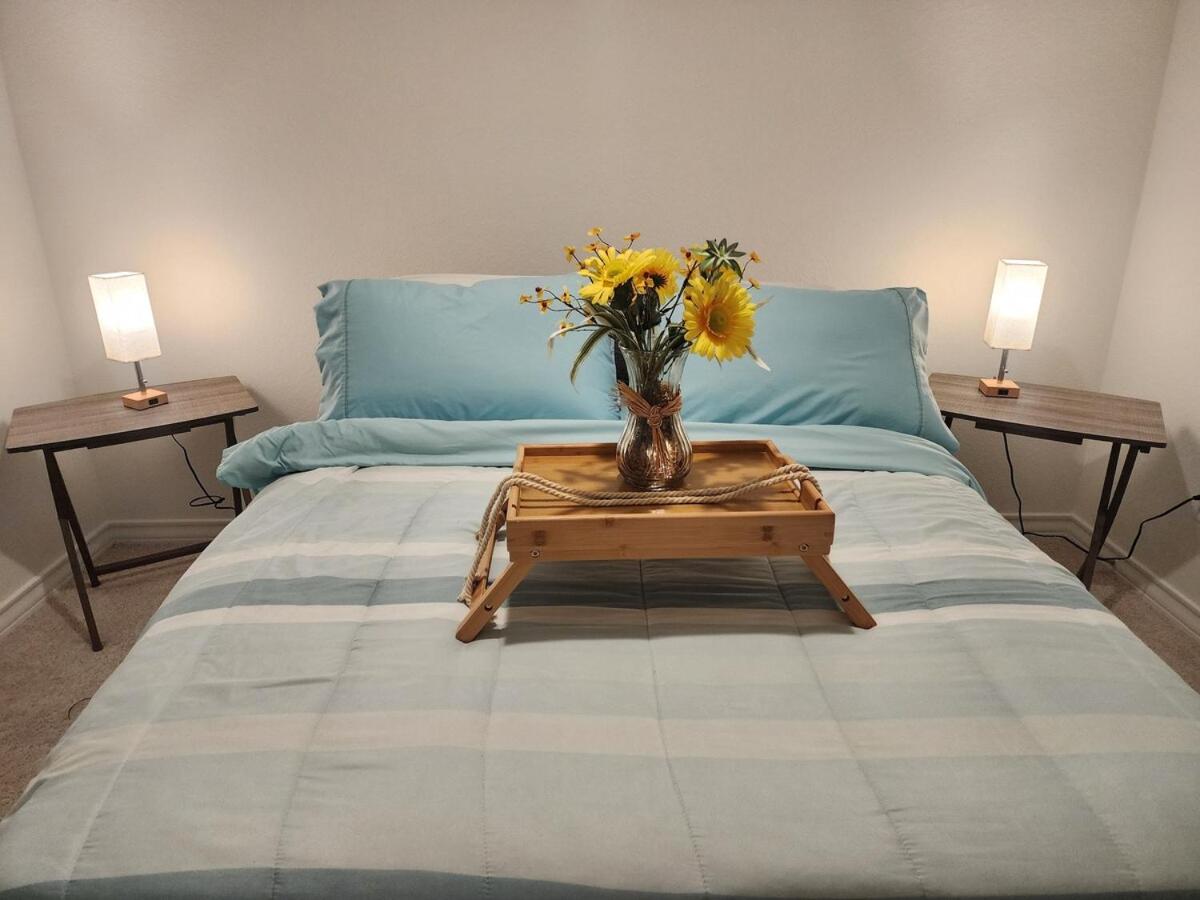 Private Cozy Rooms and Bathroom in Home near Seaworld Riverwalk and AFB