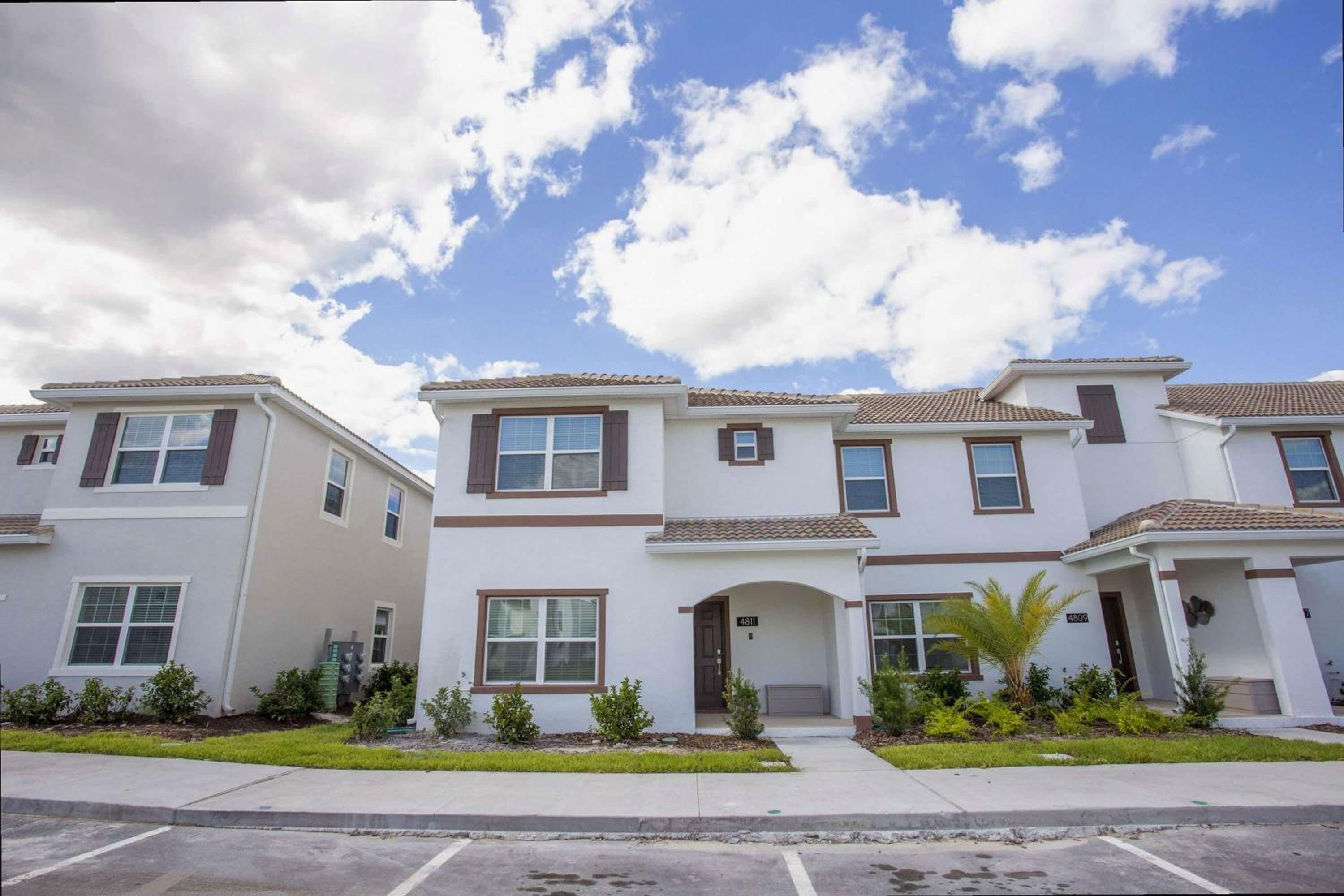 5BR Private Pool Resort Amenities Near Disney