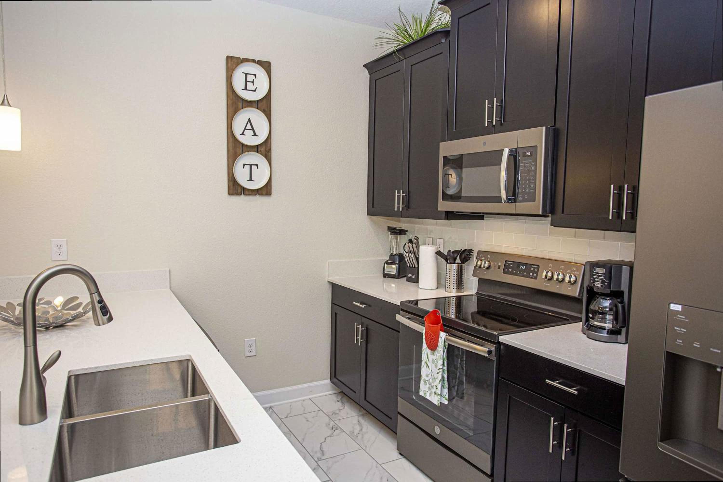 5BR Private Pool Resort Amenities Near Disney