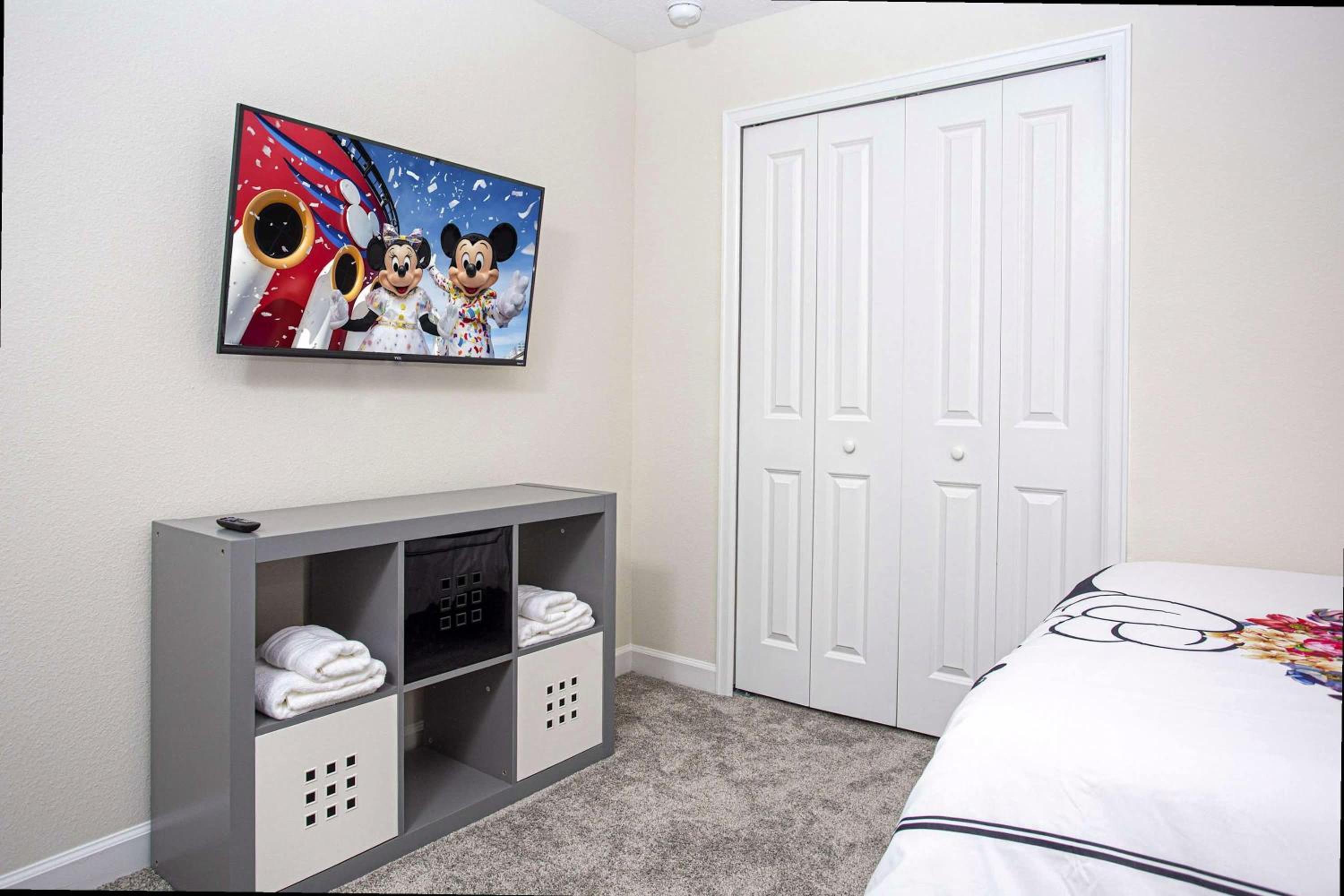 5BR Private Pool Resort Amenities Near Disney