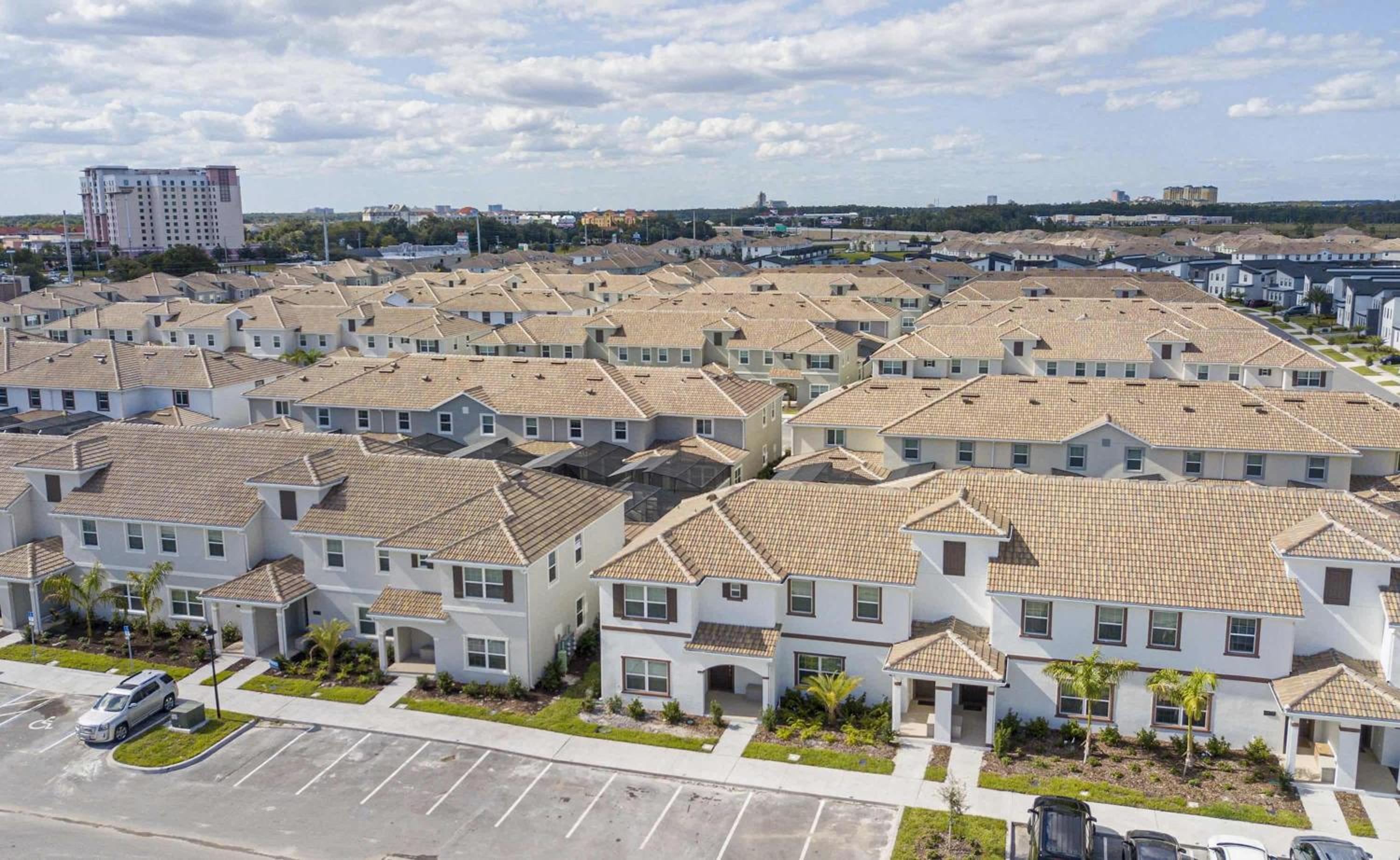 5BR Private Pool Resort Amenities Near Disney