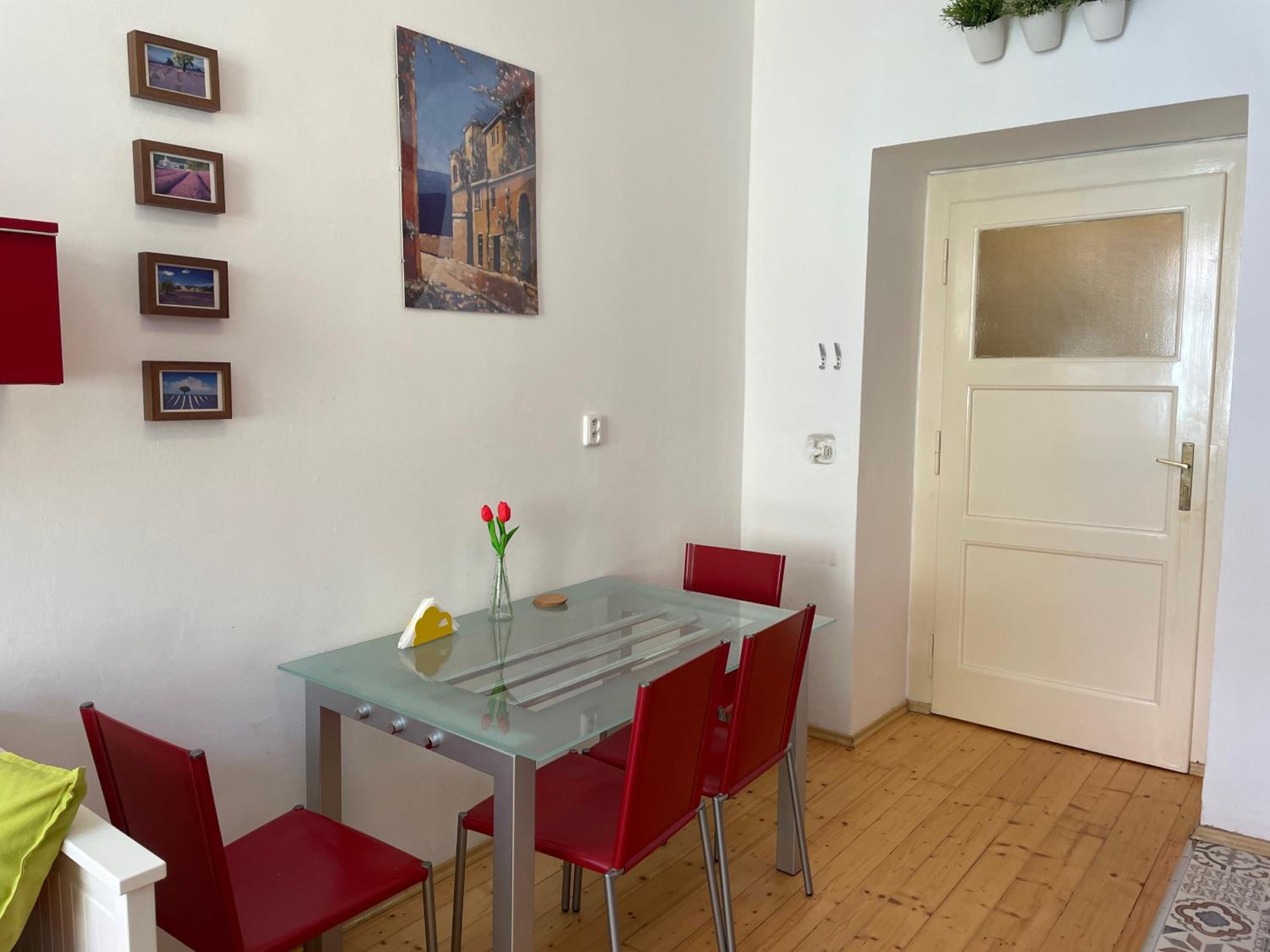 Apartment Flora Lobkovic