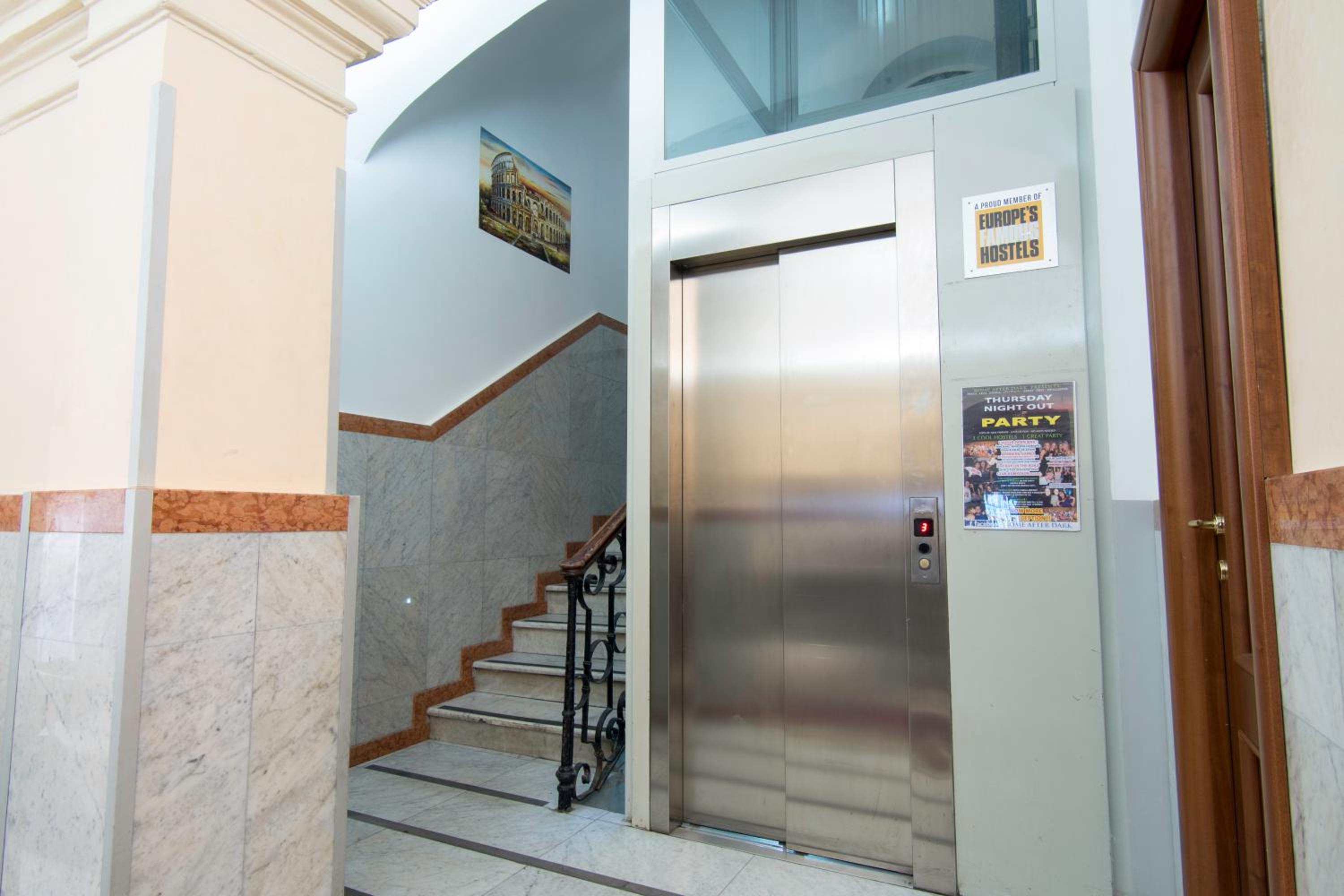 Alessandro Palace & Bar