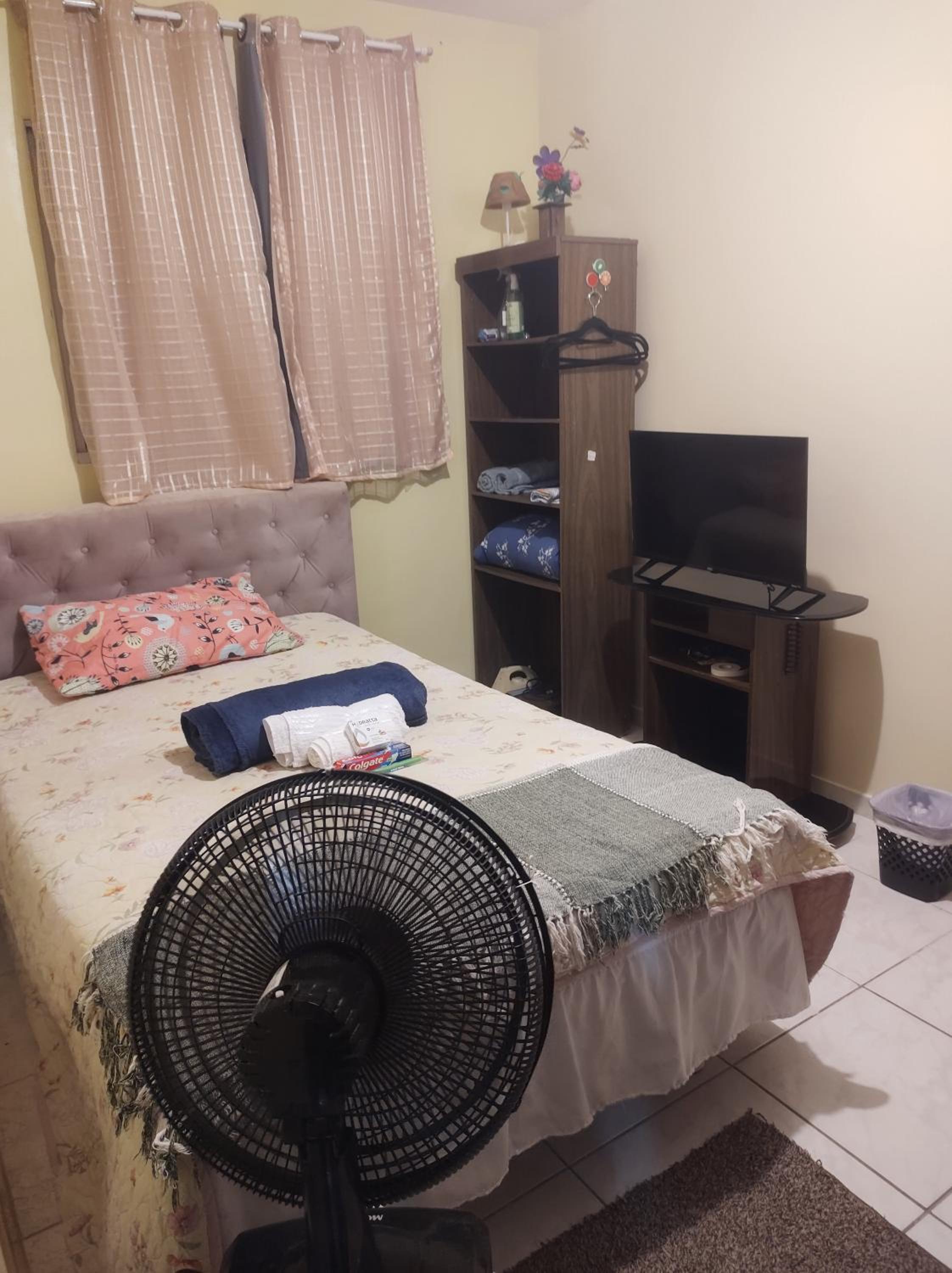 Quarto em casa de Família- Riacho