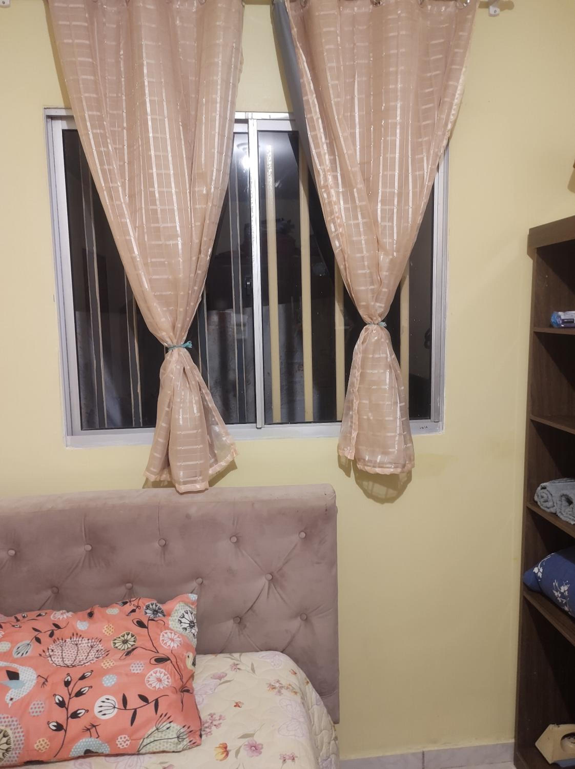 Quarto em casa de Família- Riacho