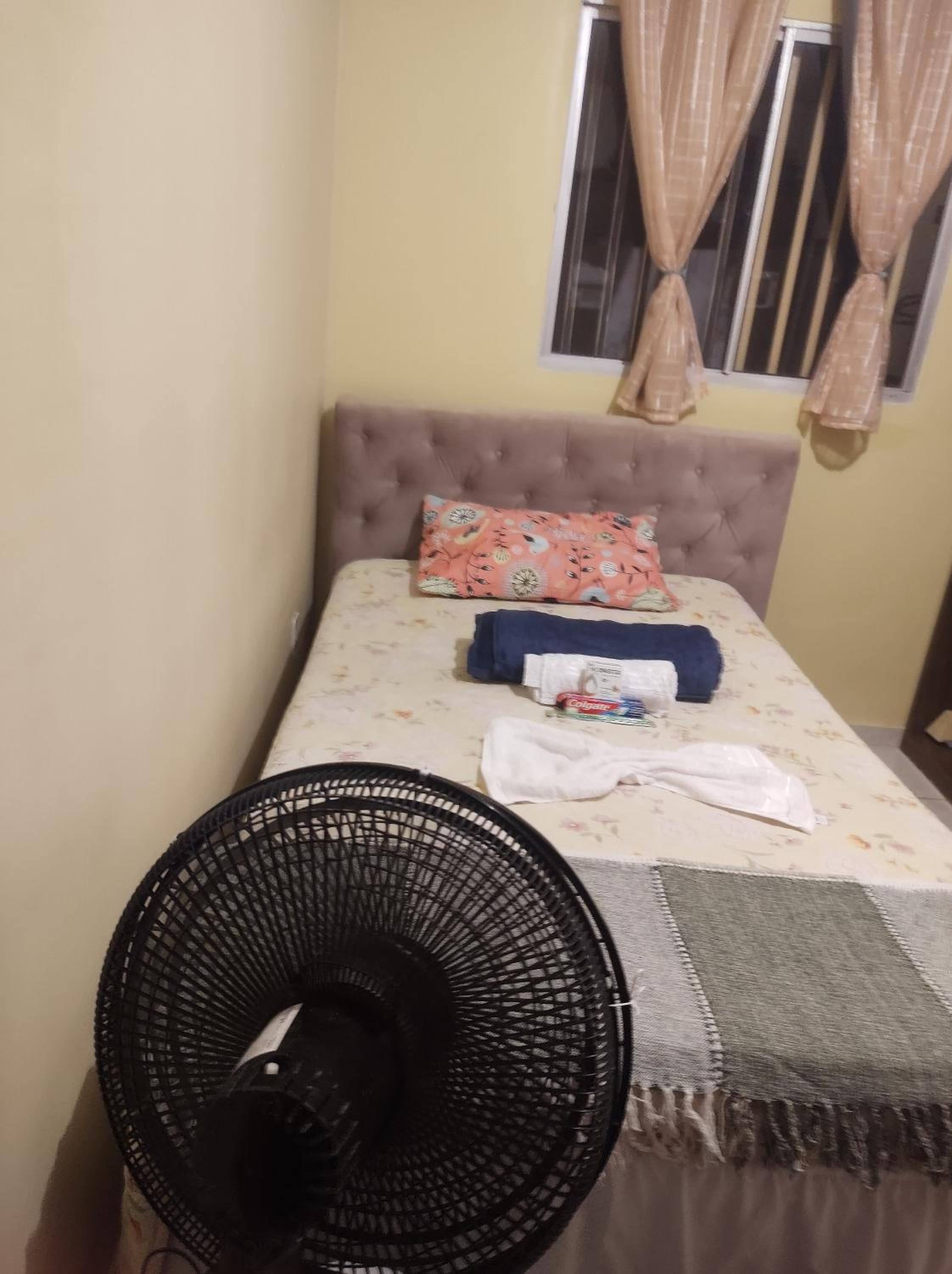 Quarto em casa de Família- Riacho