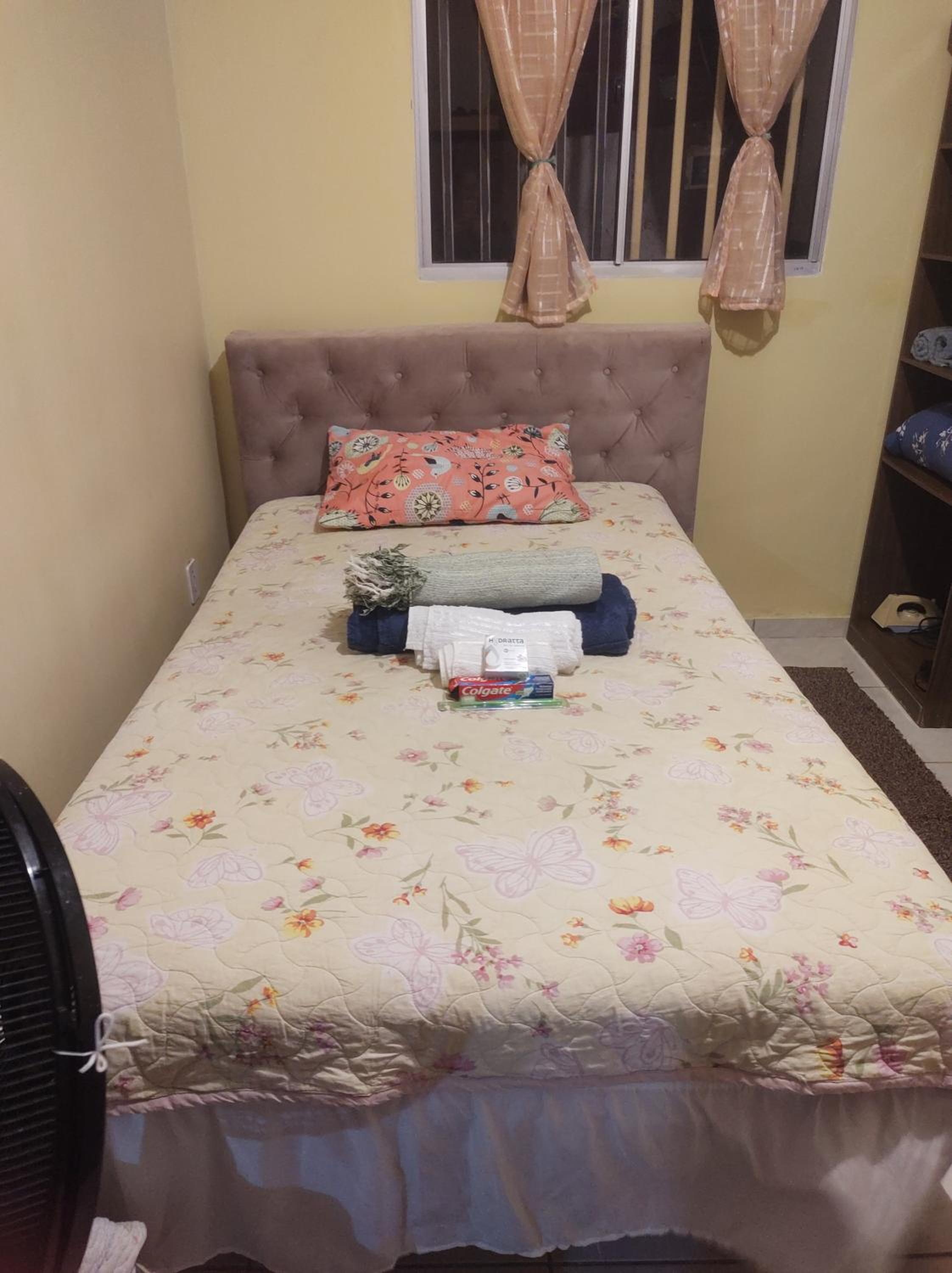 Quarto em casa de Família- Riacho