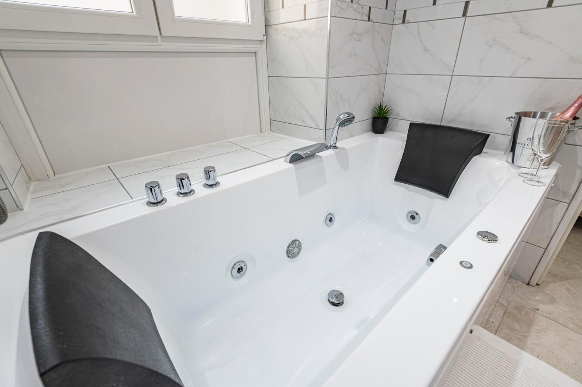 Cocon Privé avec Jacuzzi & Sauna