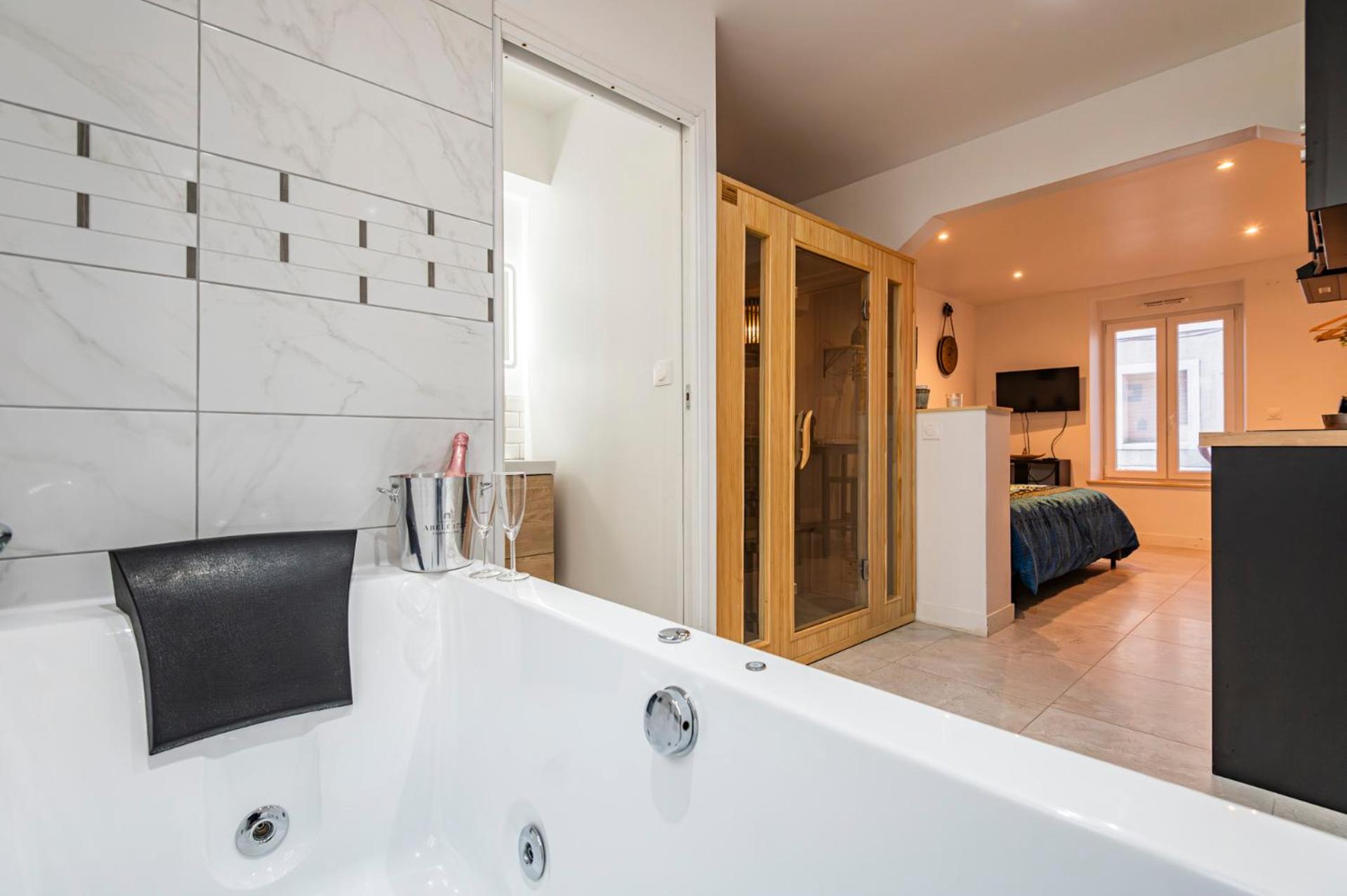 Cocon Privé avec Jacuzzi & Sauna