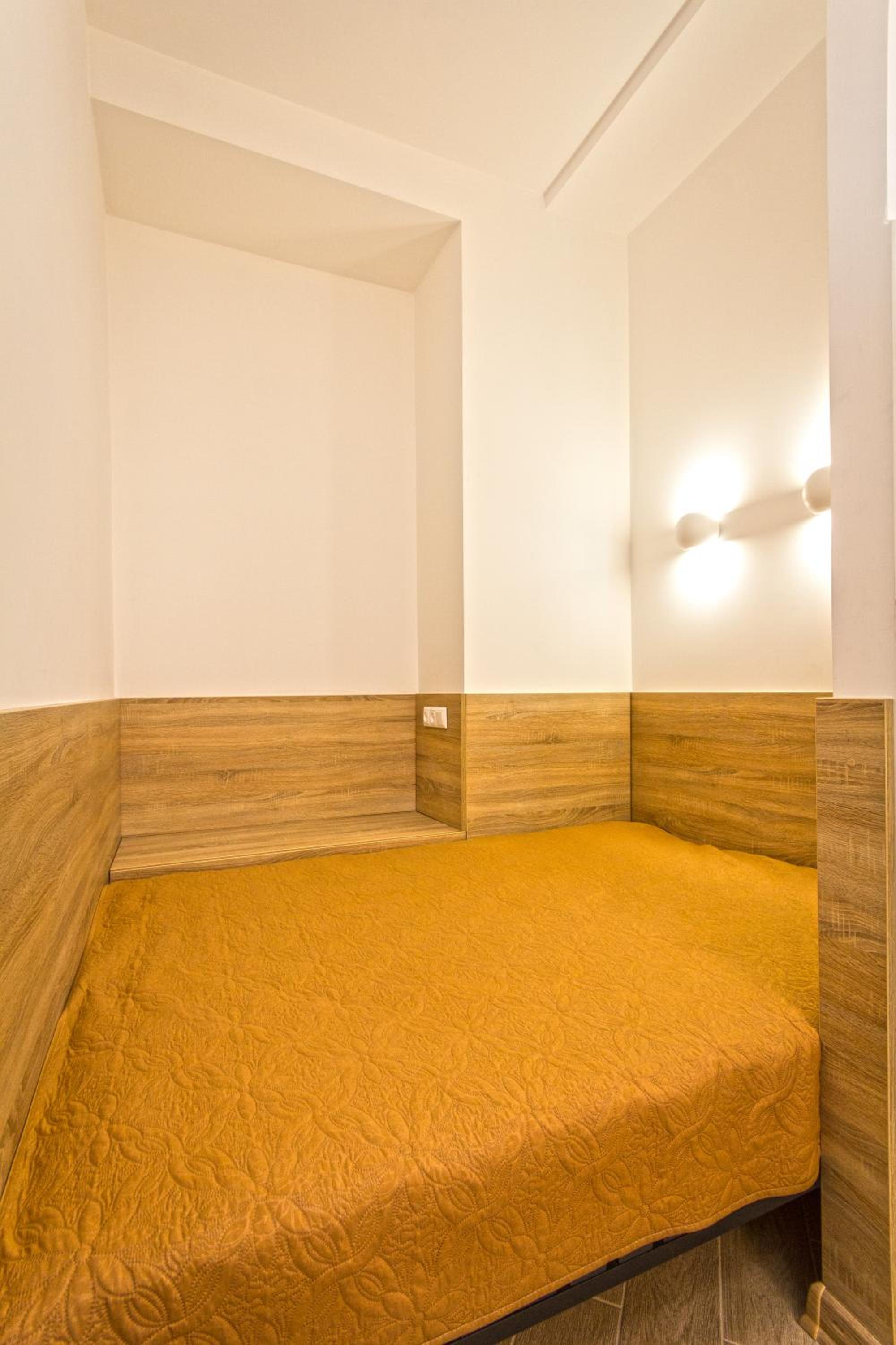 Economy Apartment on Krehivska 7 near FORUM LVIV view 3