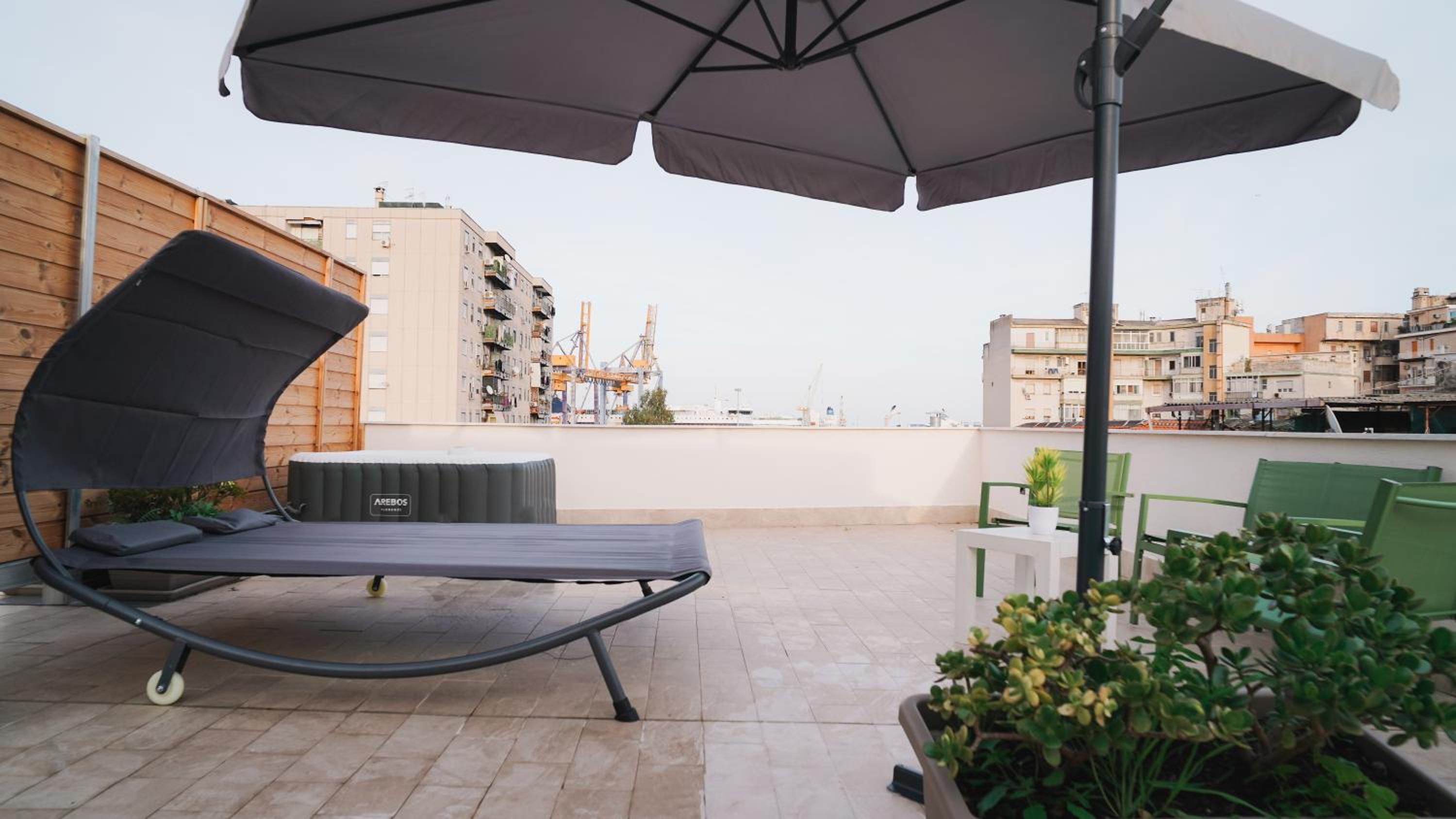 Marina Sea Apartments-Seaside Boutique