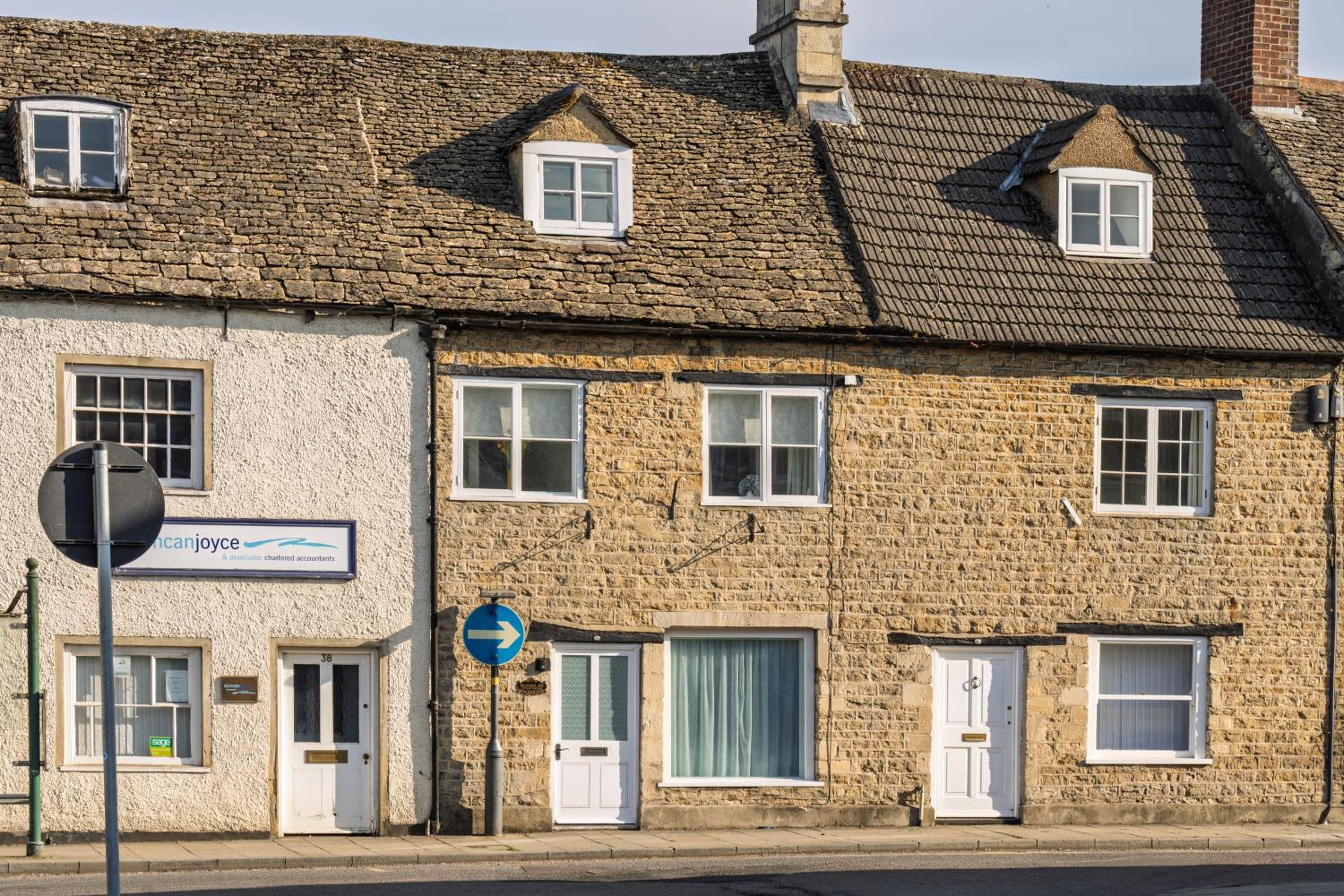Cosy 2 bedroom Cotswold cottage