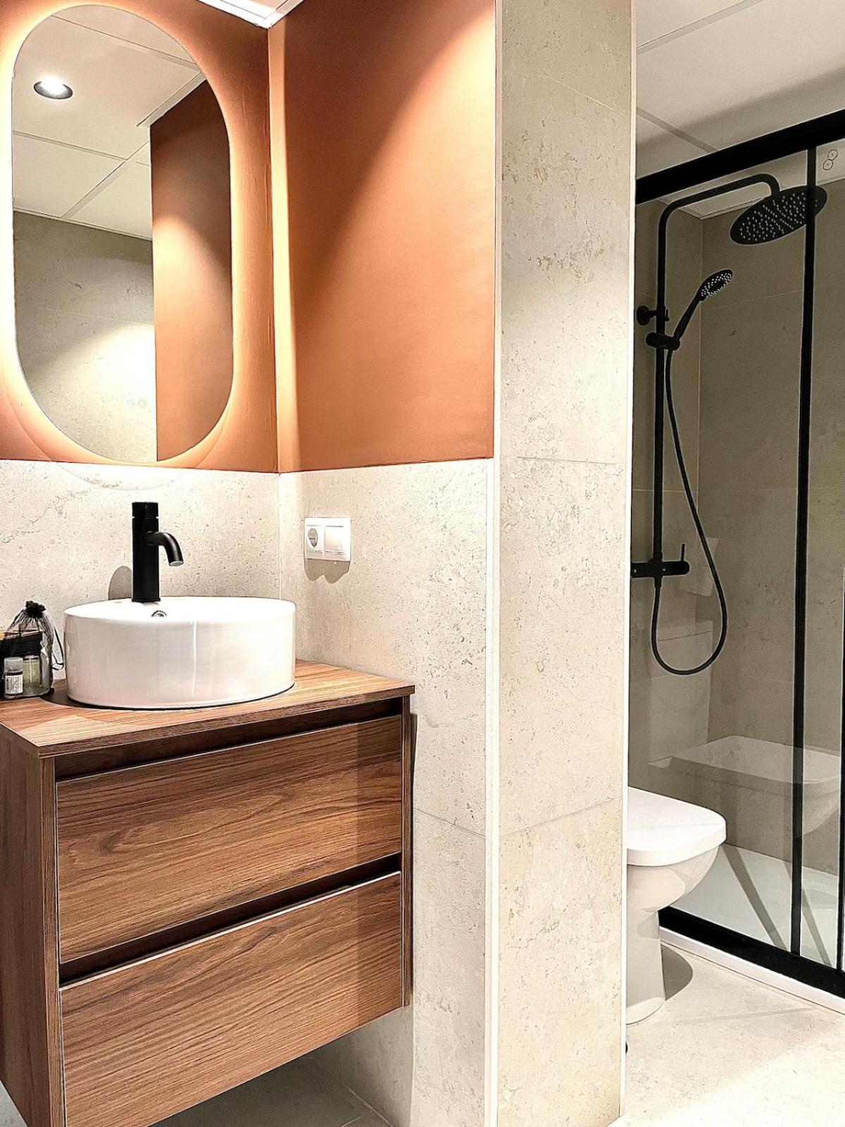 Luxury Escape by the Beach and City Center