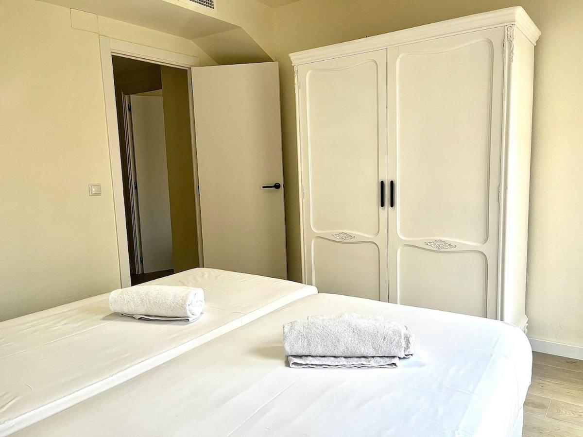 Luxury Escape by the Beach and City Center