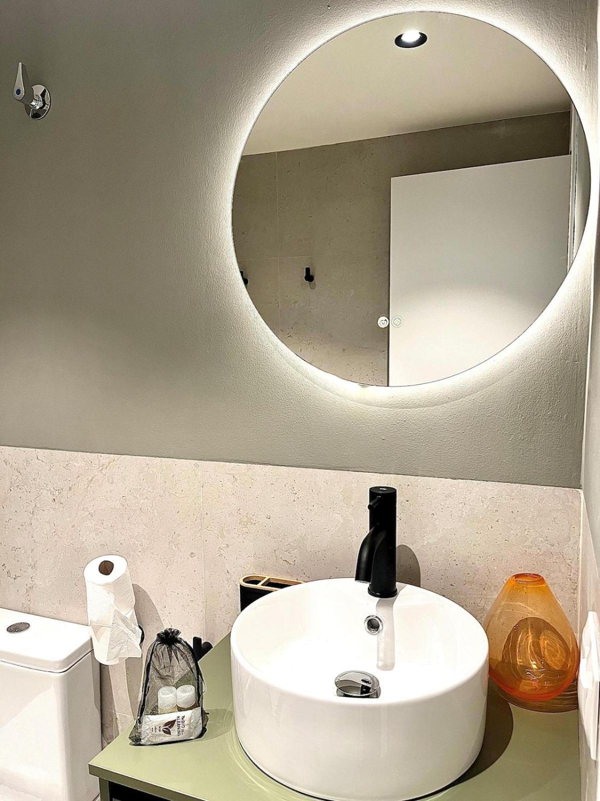 Luxury Escape by the Beach and City Center