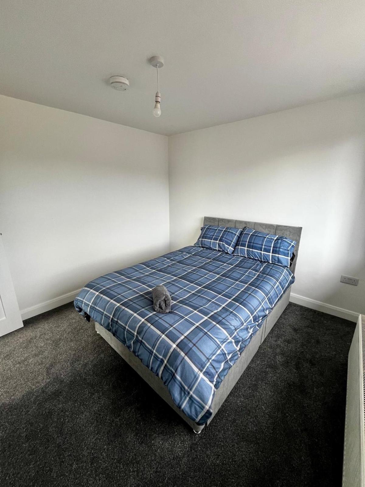 Manchester 2BR Luxe Lounge, Hot Tub, Pool Table
