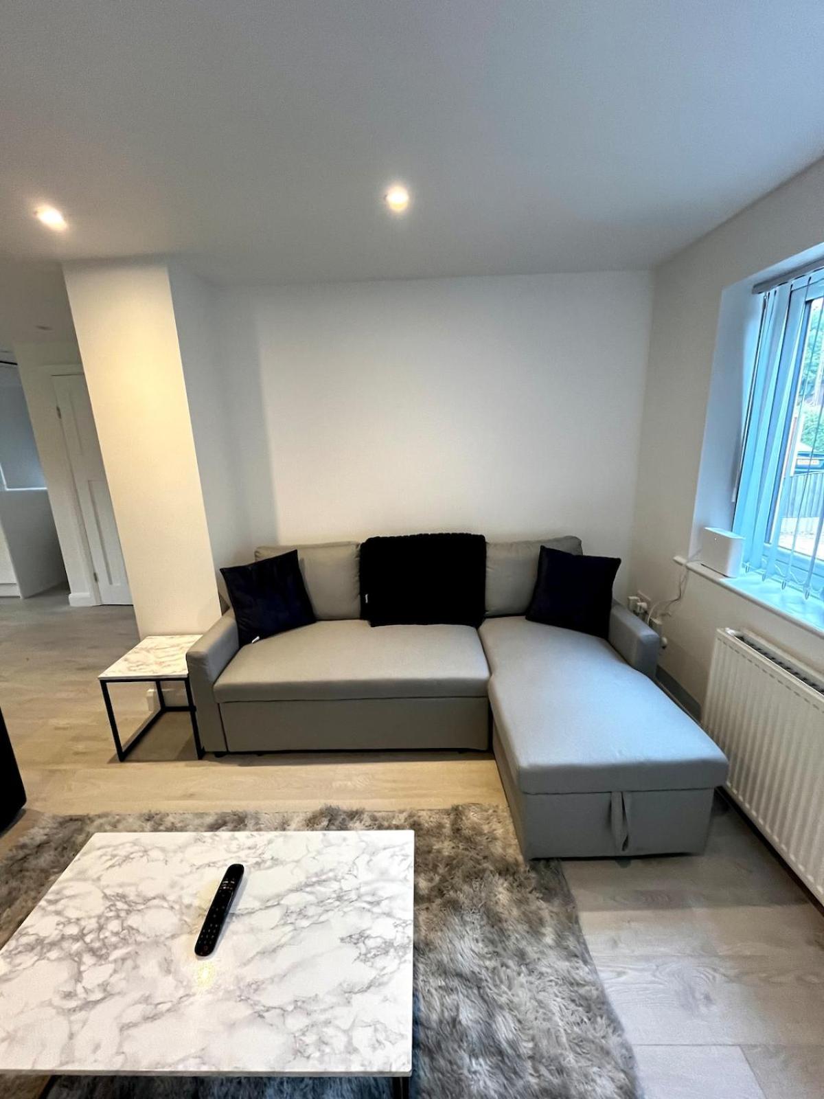 Manchester 2BR Luxe Lounge, Hot Tub, Pool Table