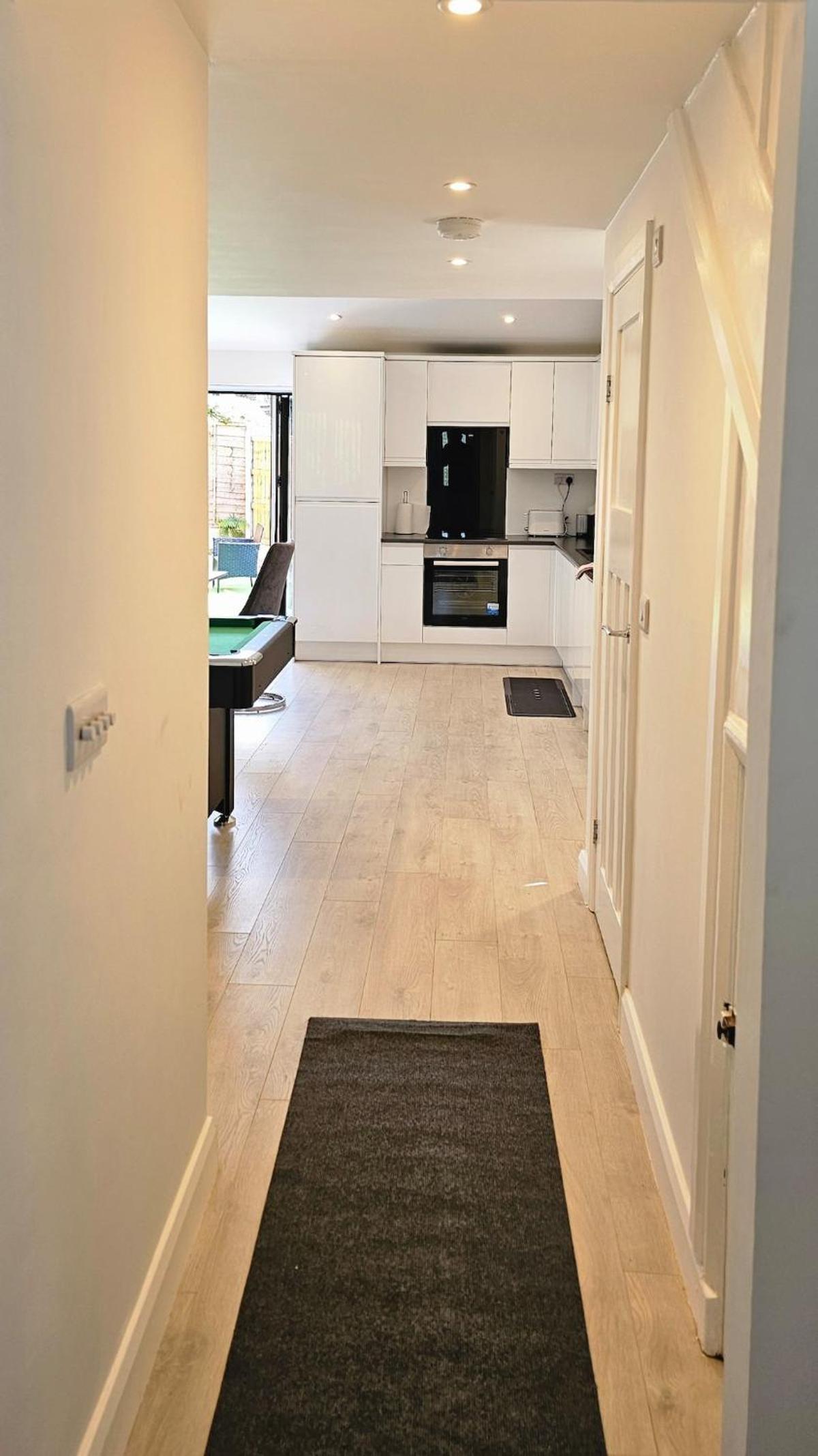 Manchester 2BR Luxe Lounge, Hot Tub, Pool Table