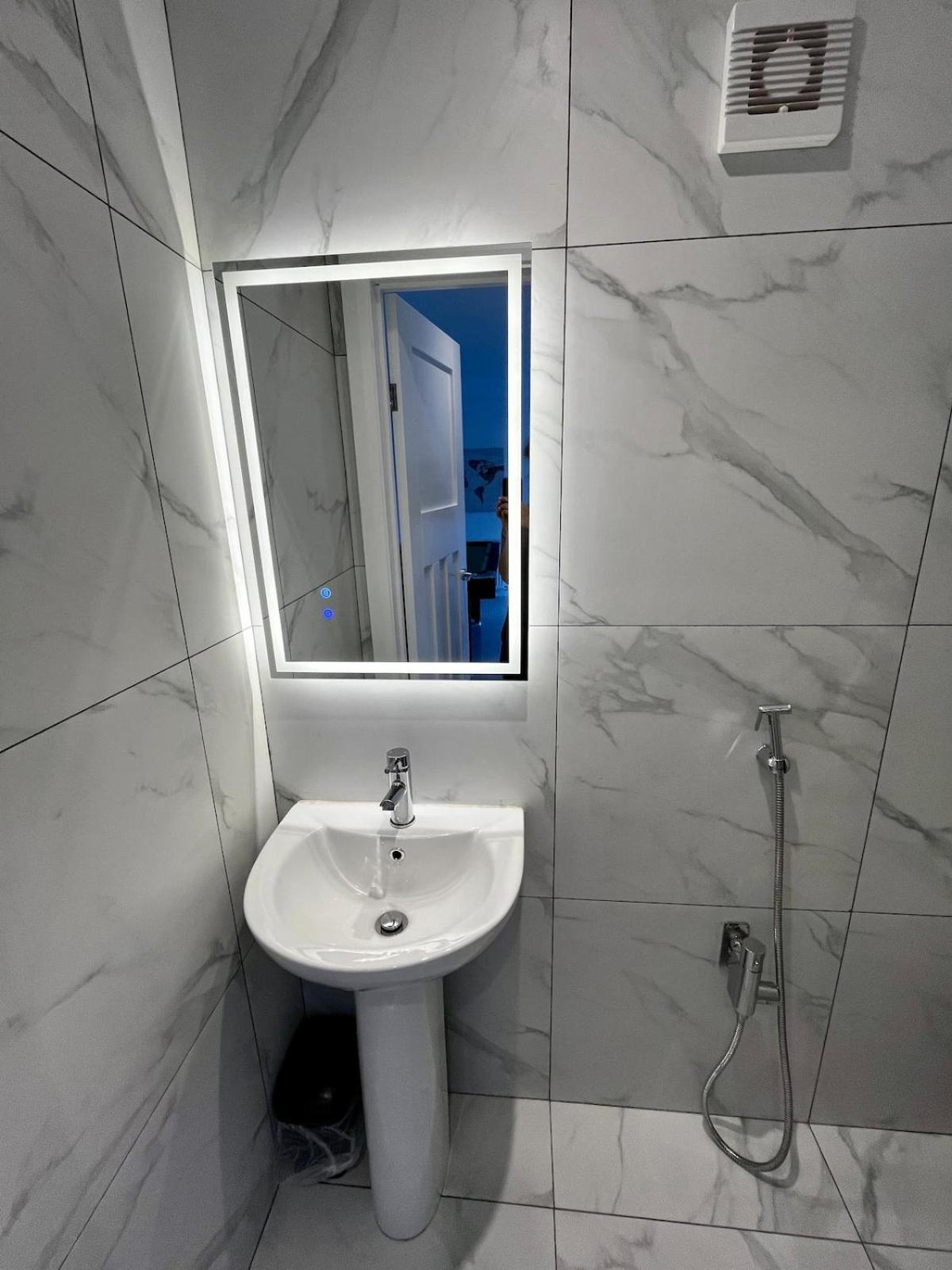 Manchester 2BR Luxe Lounge, Hot Tub, Pool Table