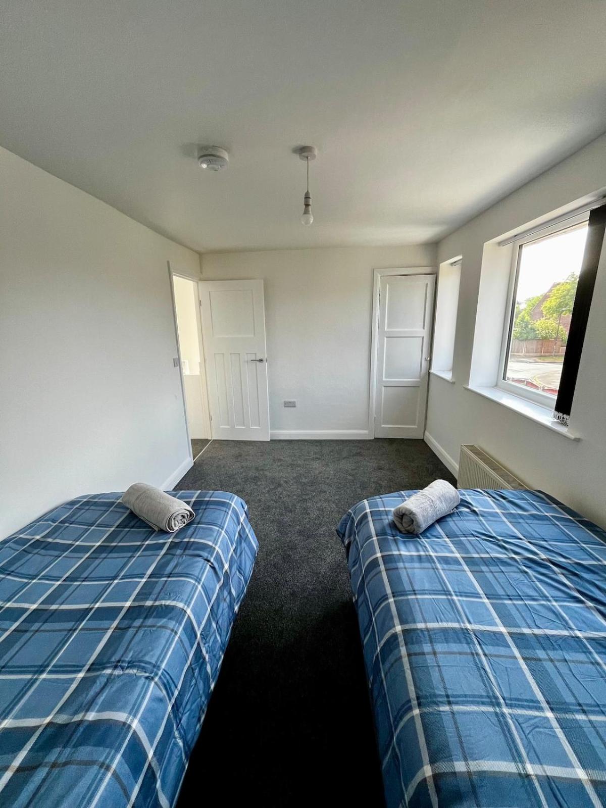 Manchester 2BR Luxe Lounge, Hot Tub, Pool Table