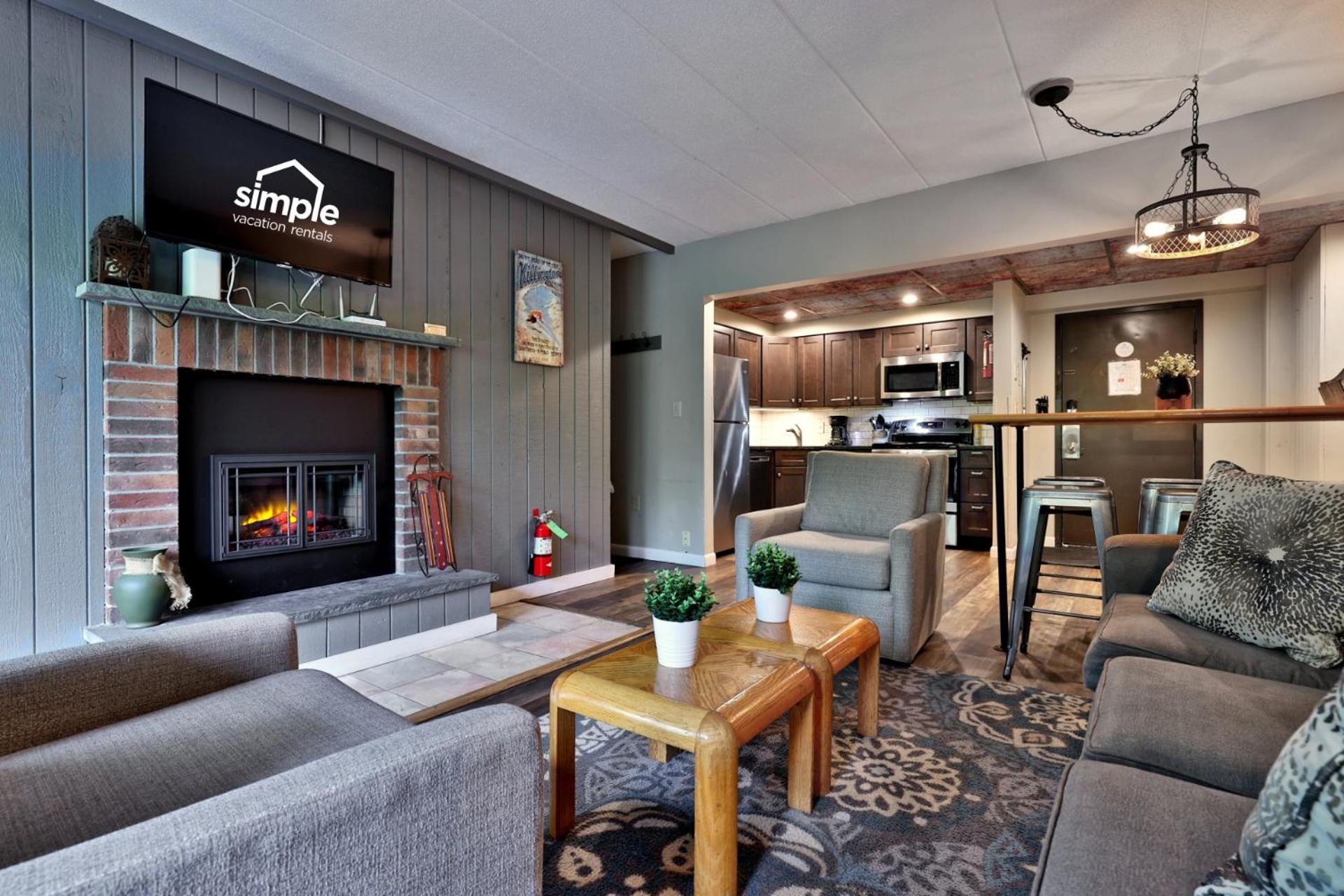 Ski, Hike, Relax - 2BR Killington Condo with Balcony and Free Shuttle